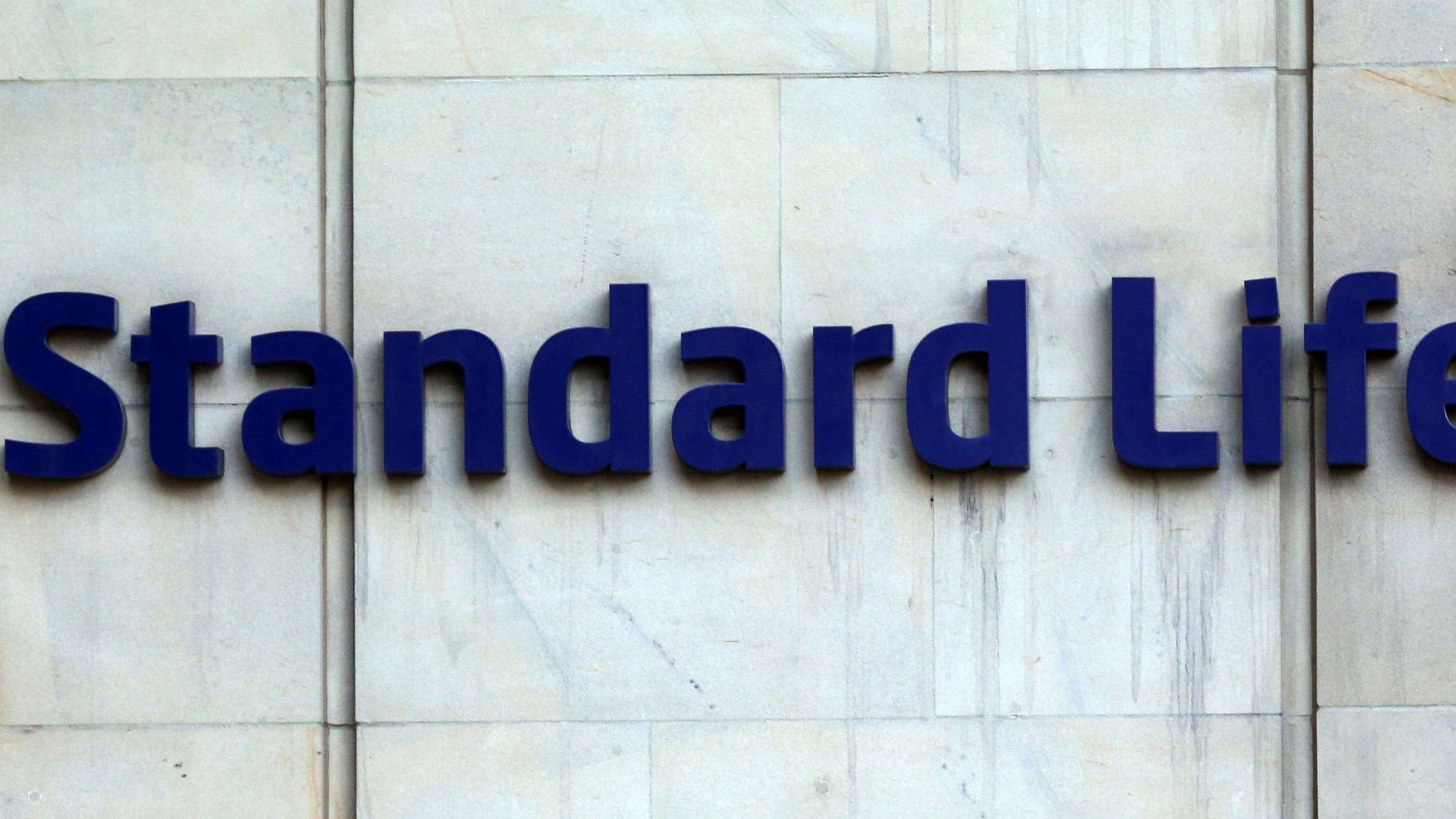 Standard Life targets £800m synergies after Aegon deal while continuing cost cuts