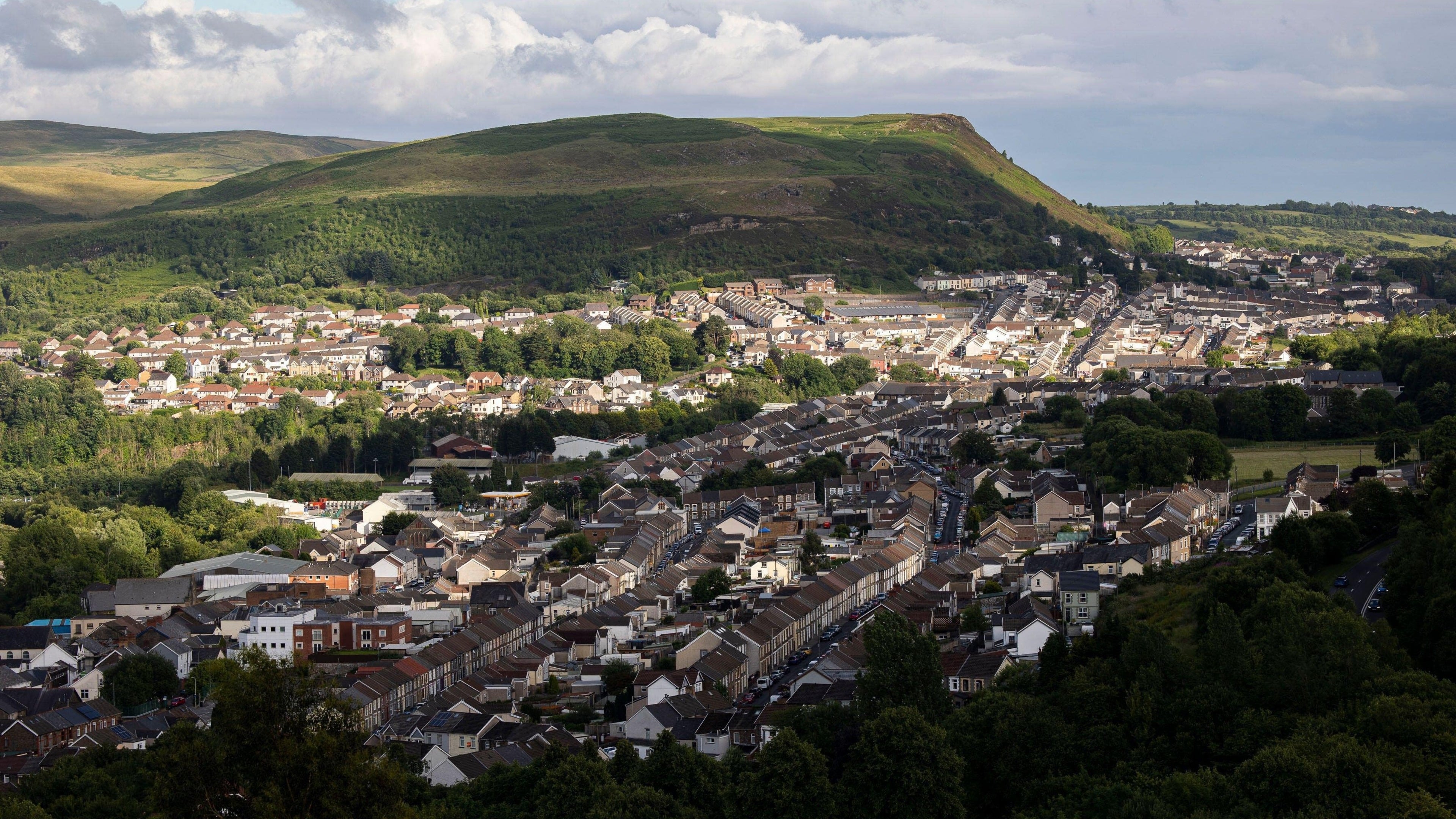 Zoopla identifies UK housing hotspots showing consistent home value growth