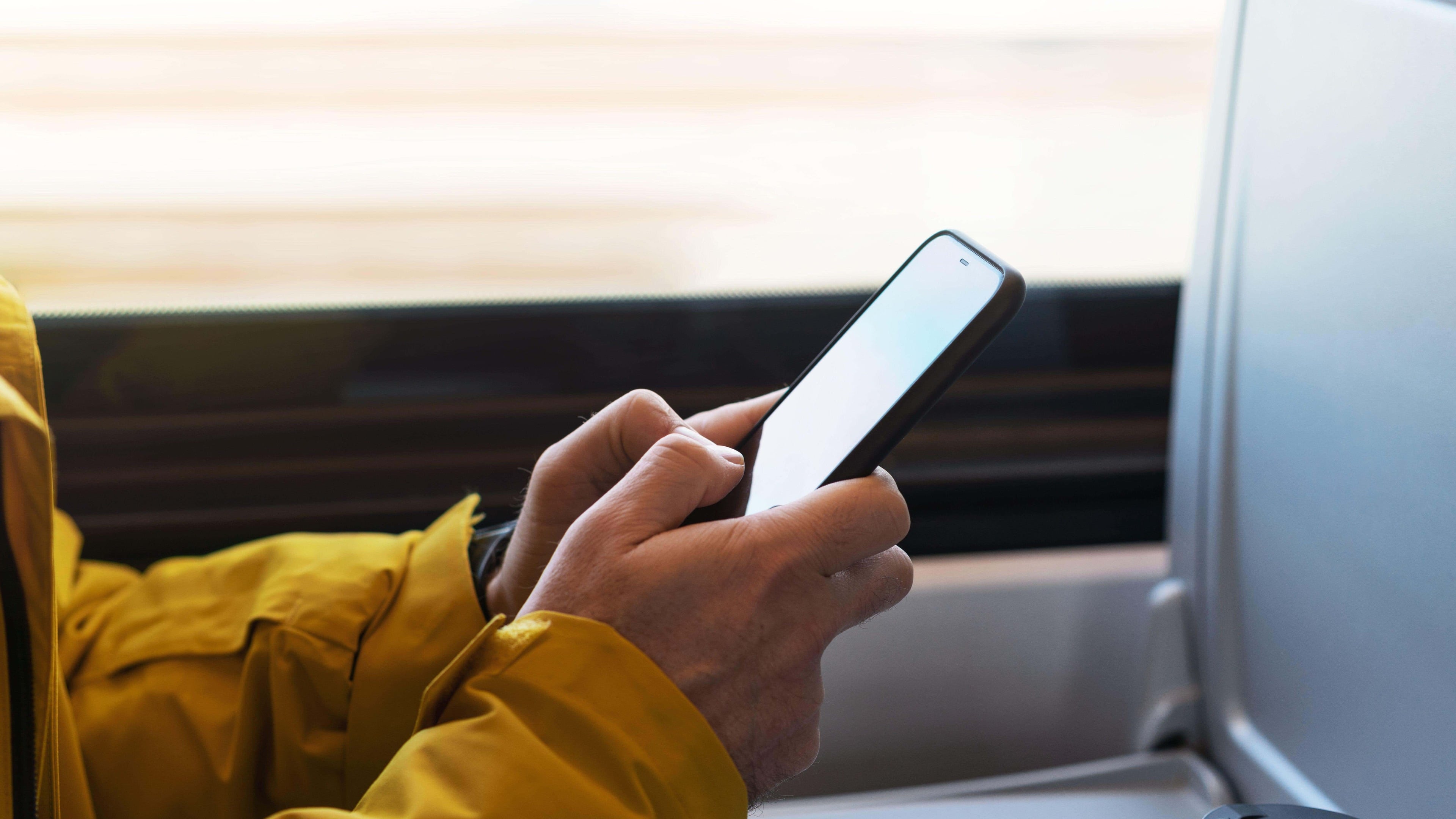 Mobile networks see record spikes as commuters and fans stream to England kickoff