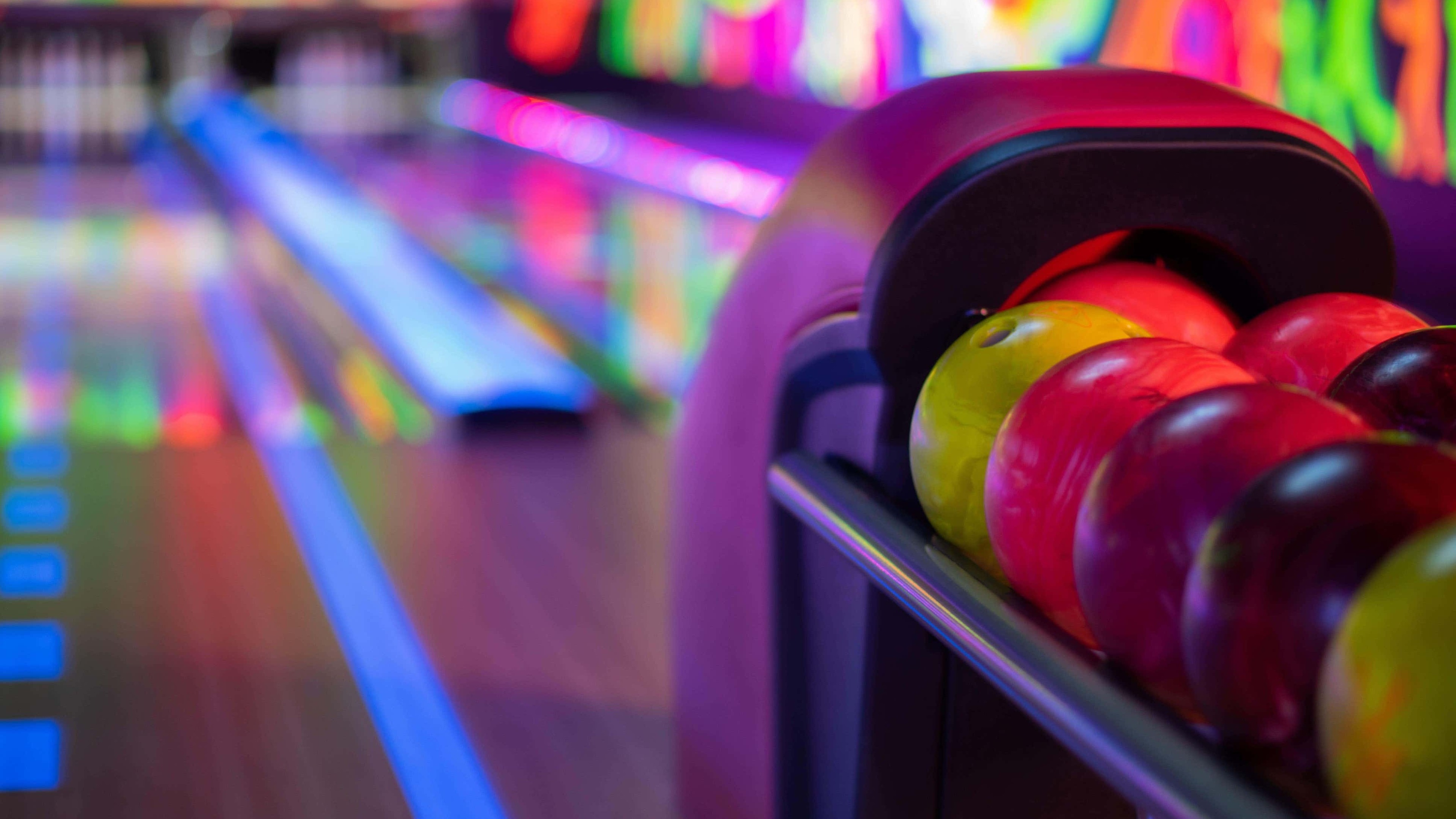 Hiring people in first jobs no longer cost-effective, Hollywood Bowl boss says
