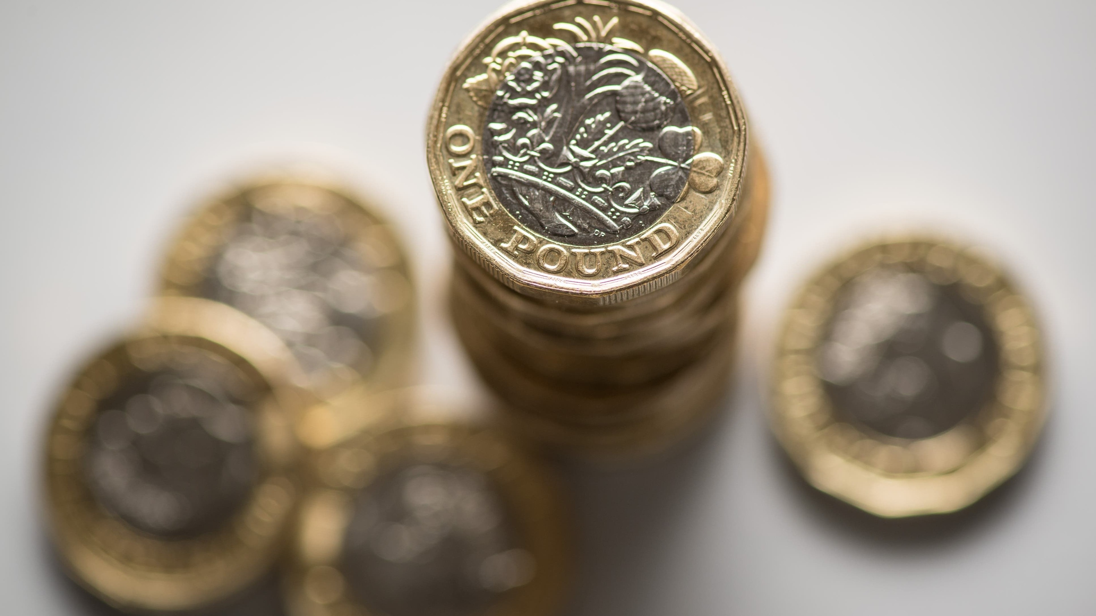 Survey finds less than half of people feel confident about investing