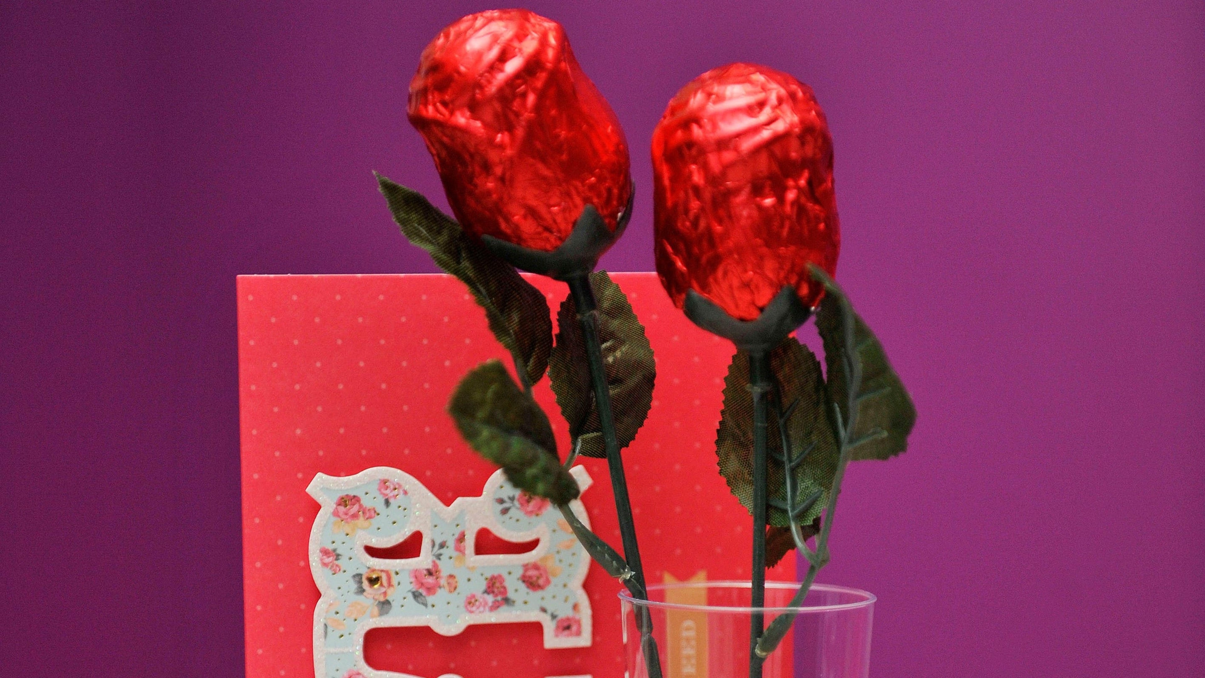 Finance put before romance as money worries affect dating, survey suggests