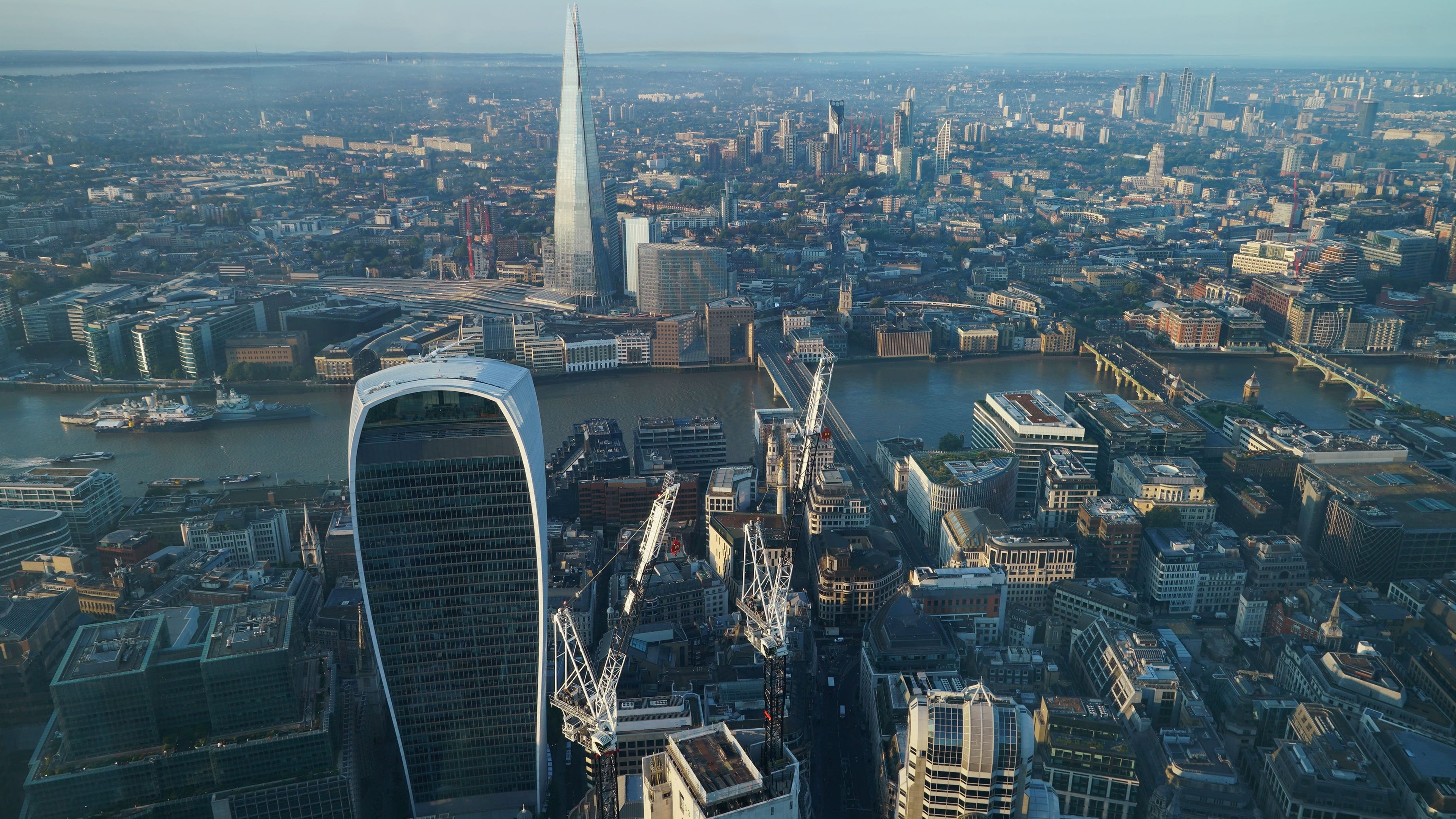 FTSE 100 edges higher but US tech stocks wobble