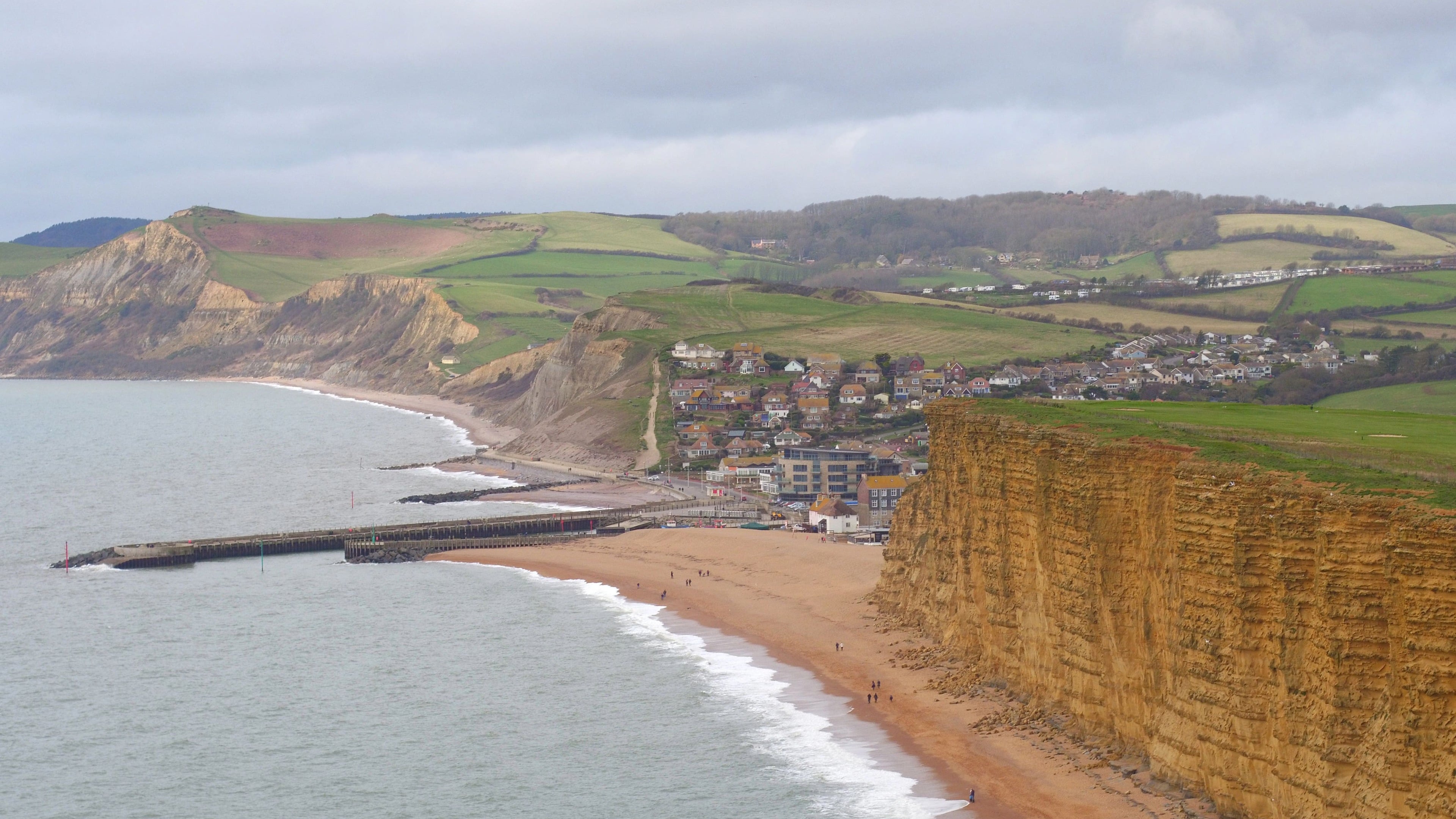 Zoopla says demand for cottages cools as mortgage and living costs rise