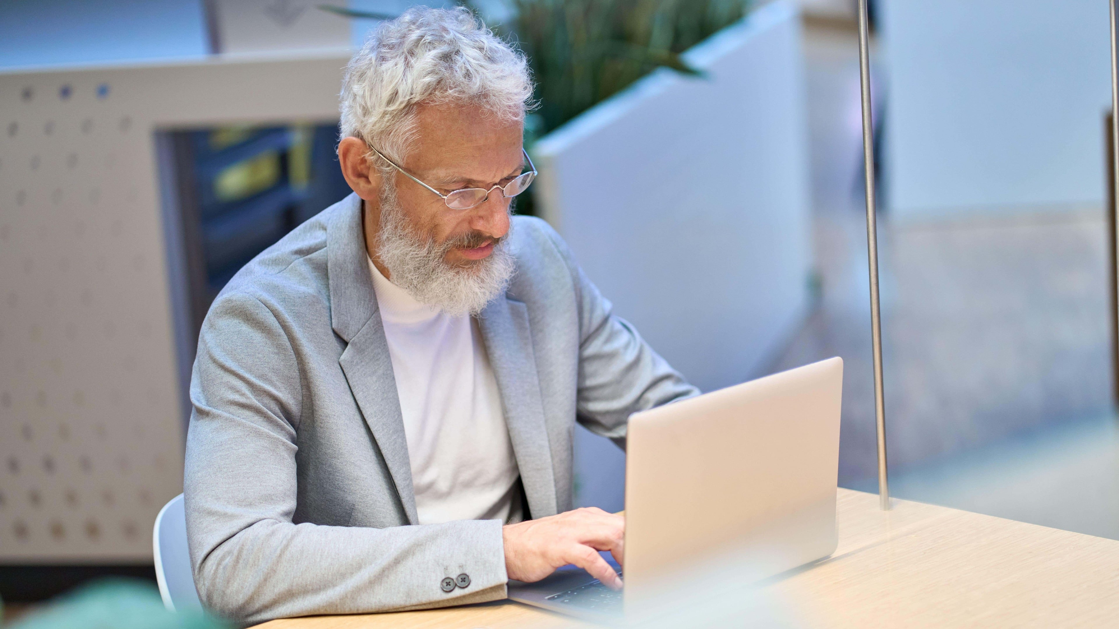 Nearly 600,000 people aged 50–64 without jobs want to work, DWP data shows