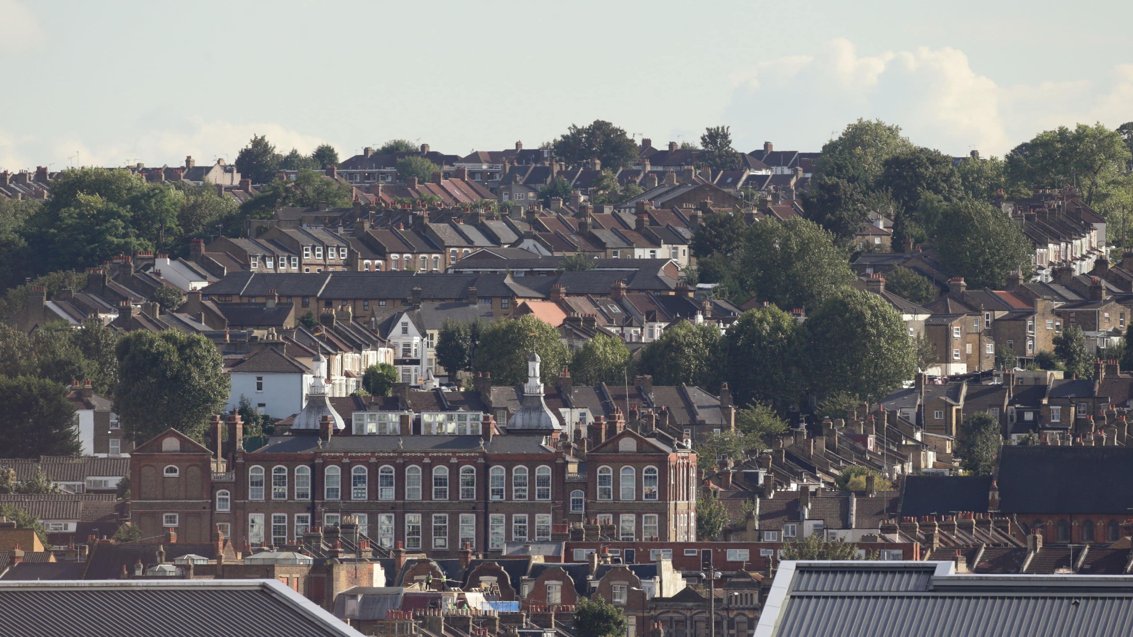 UK house asking prices rise in September, prompting expectations of an ‘autumn bounce’