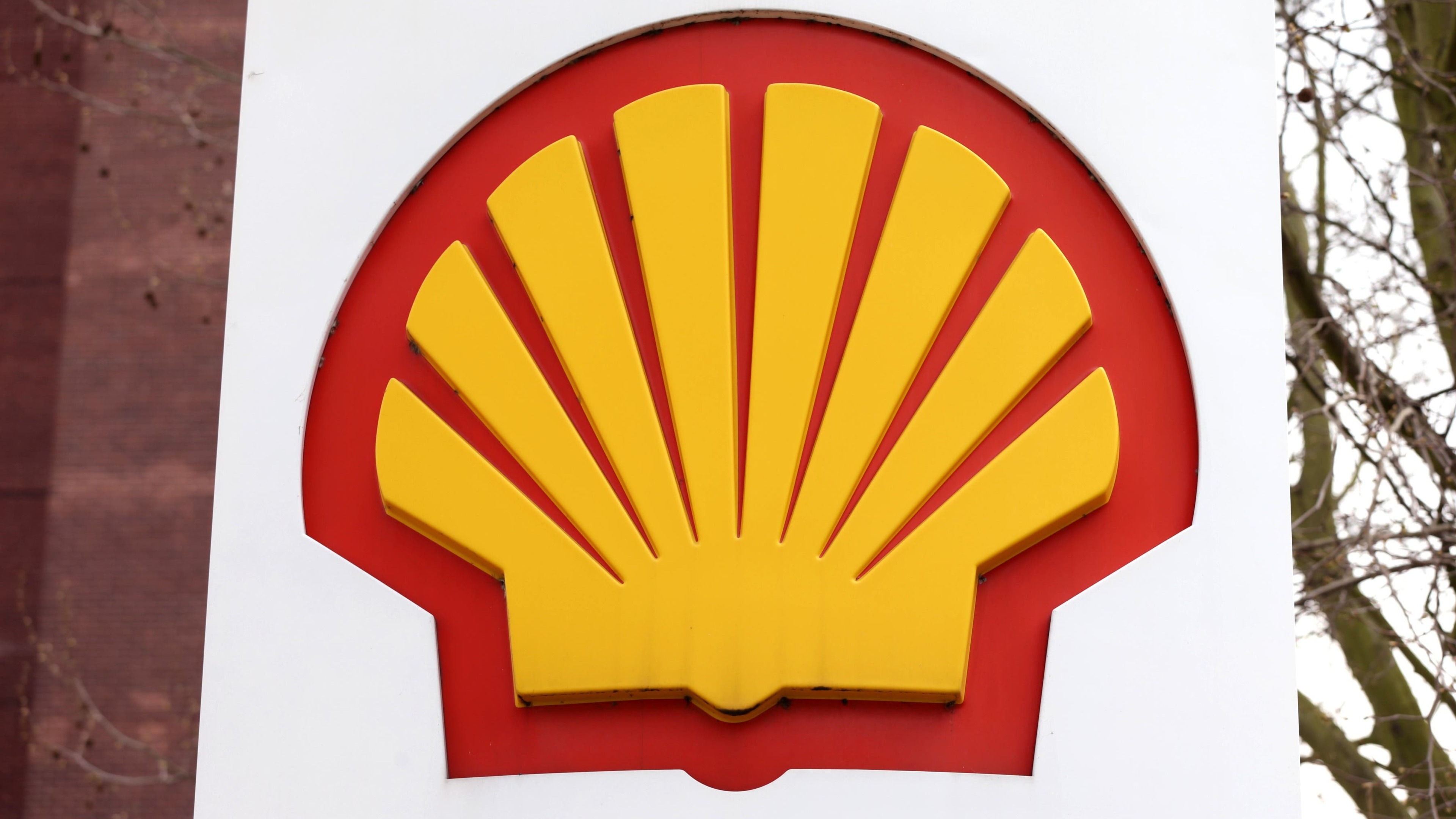 Shell sees half-year earnings soar to £12.6bn on Iran war oil price volatility