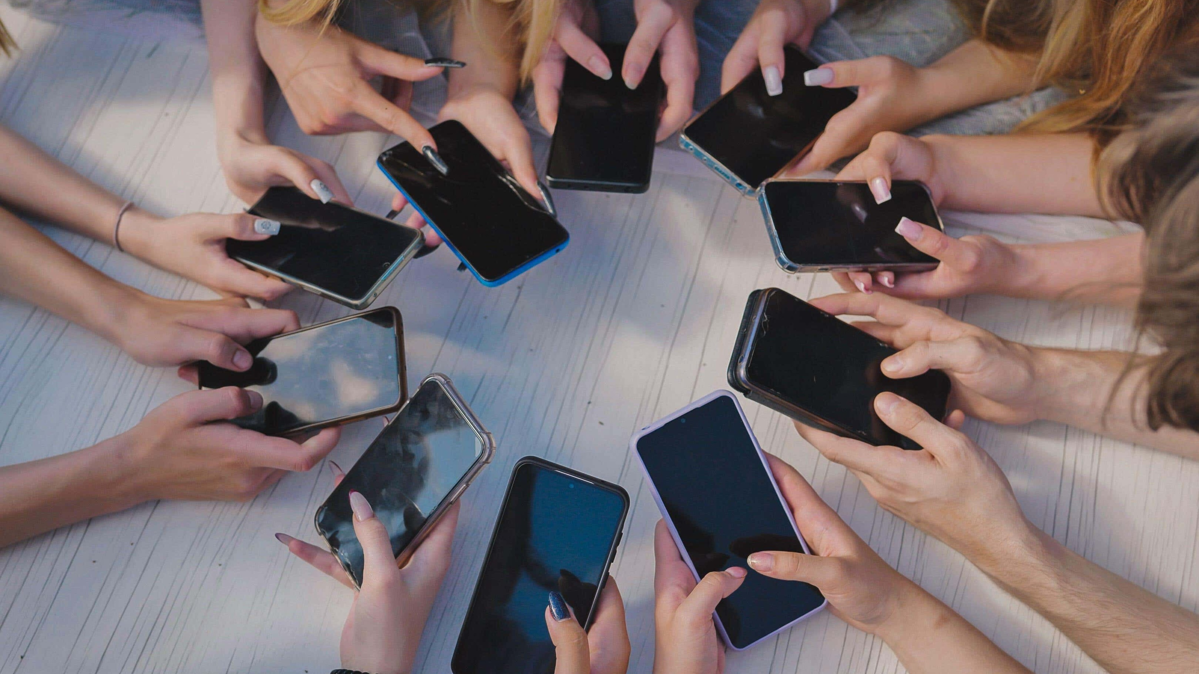 ‘Big four’ mobile firms outperformed by smaller rivals in annual survey