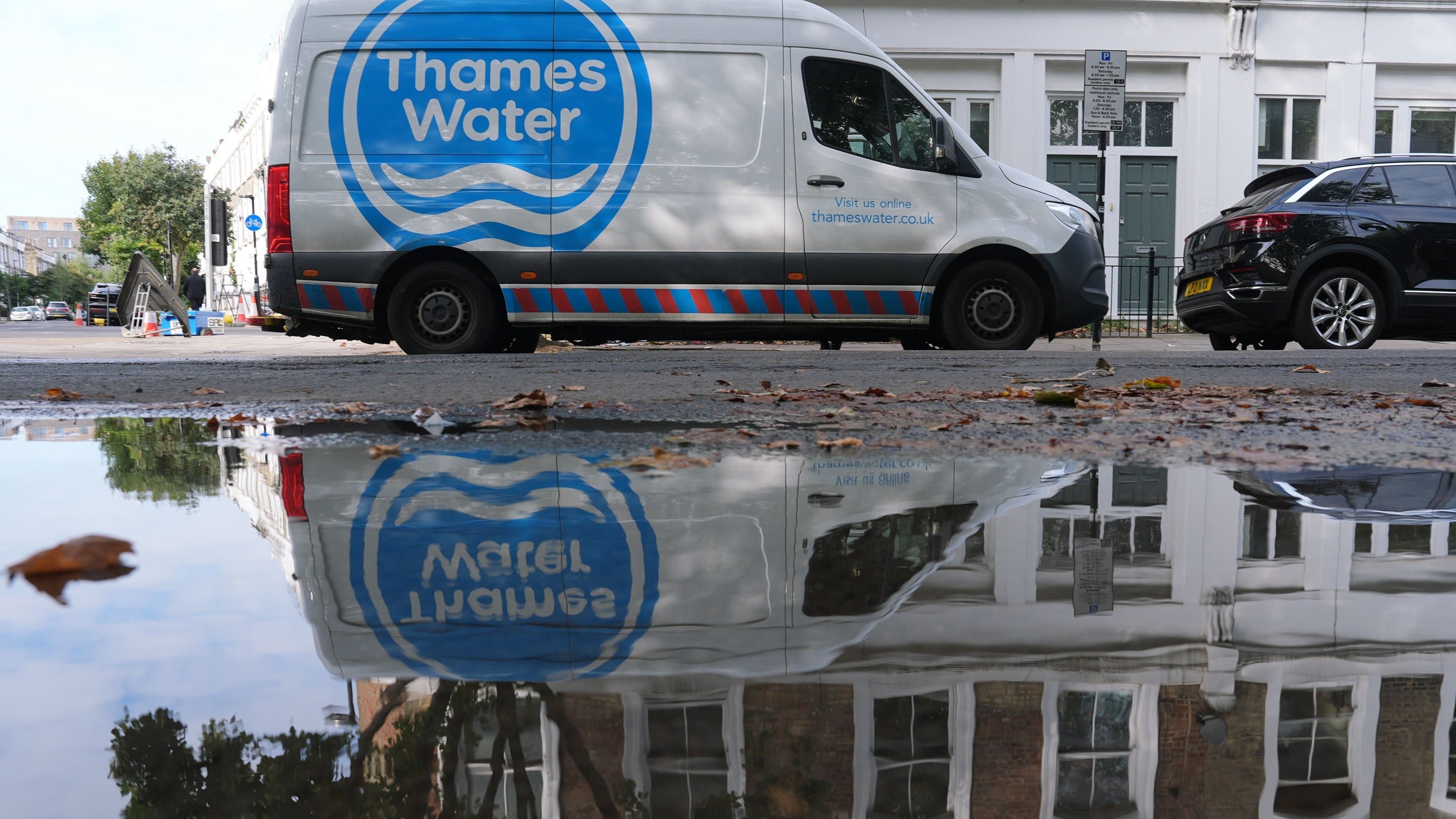 Trust in UK water companies falls further as household bills rise