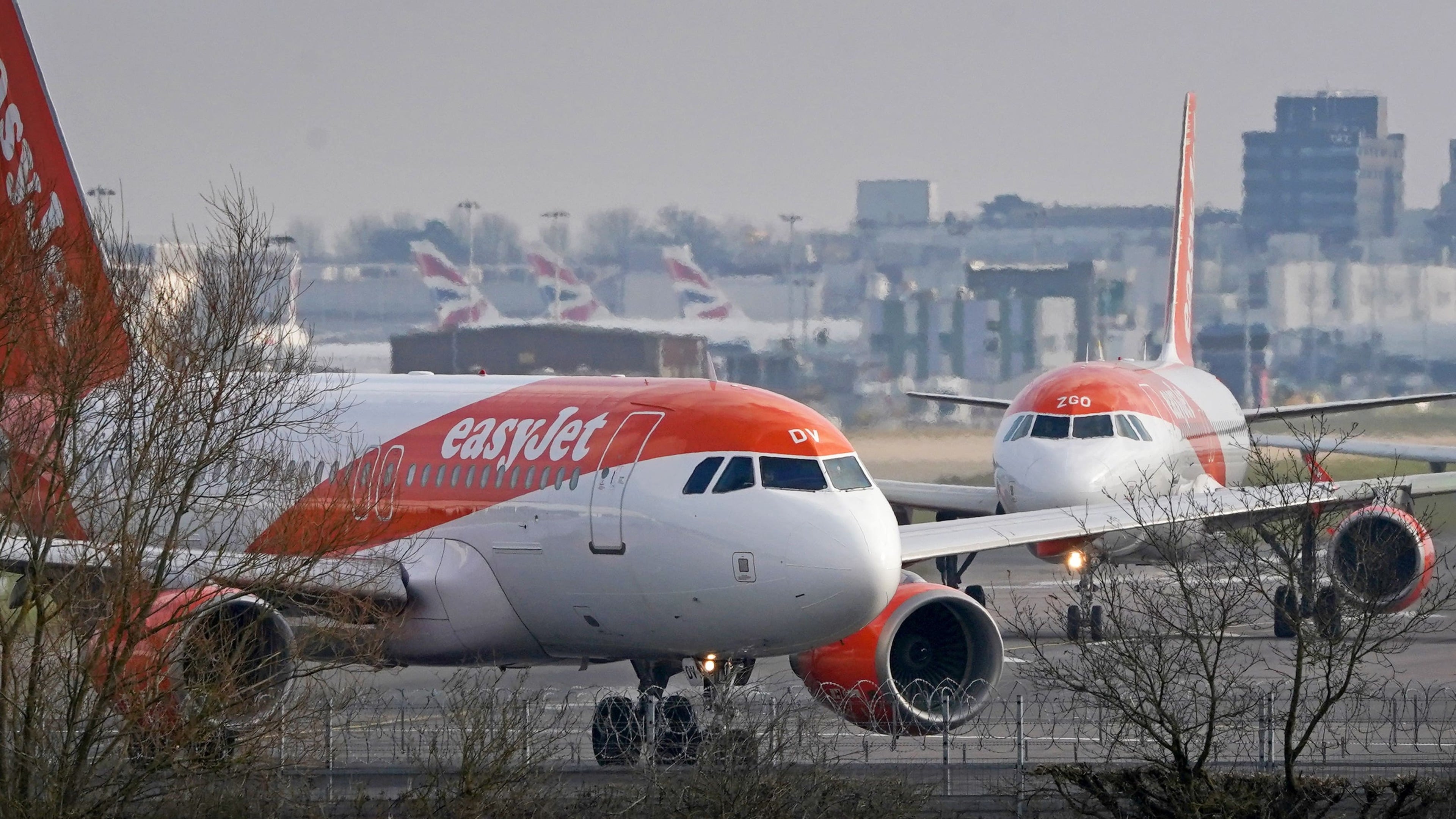 EasyJet set for £5.7bn Apollo takeover after rival bidder walks away