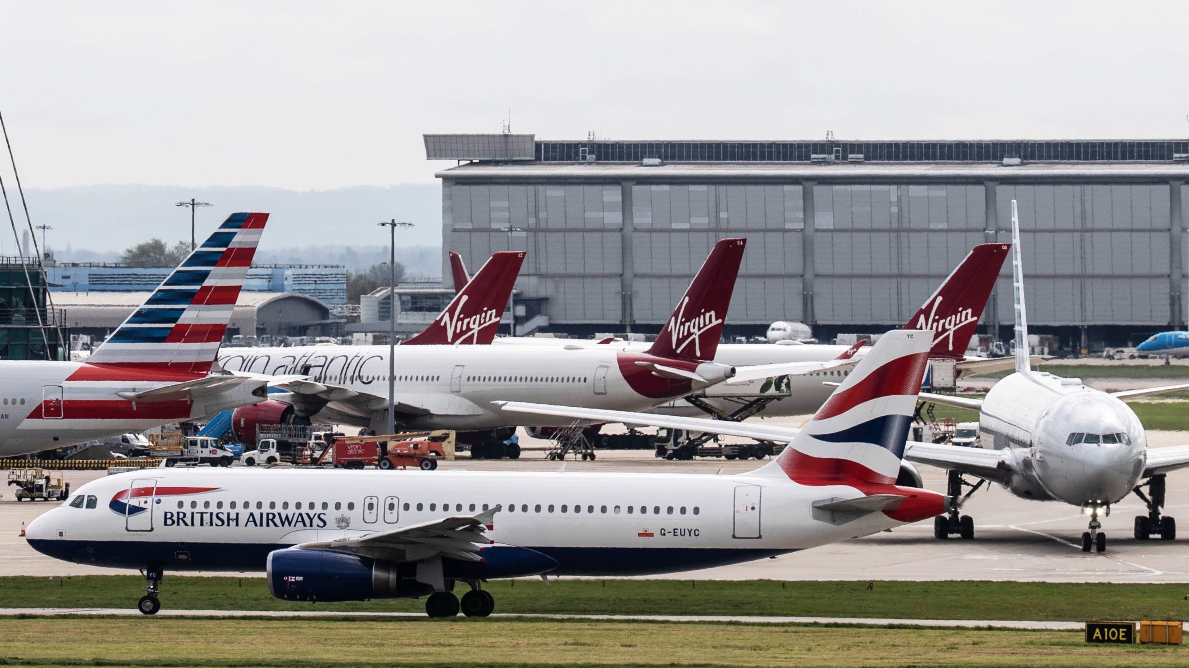 Heathrow expansion could be delivered by rival company, regulator says