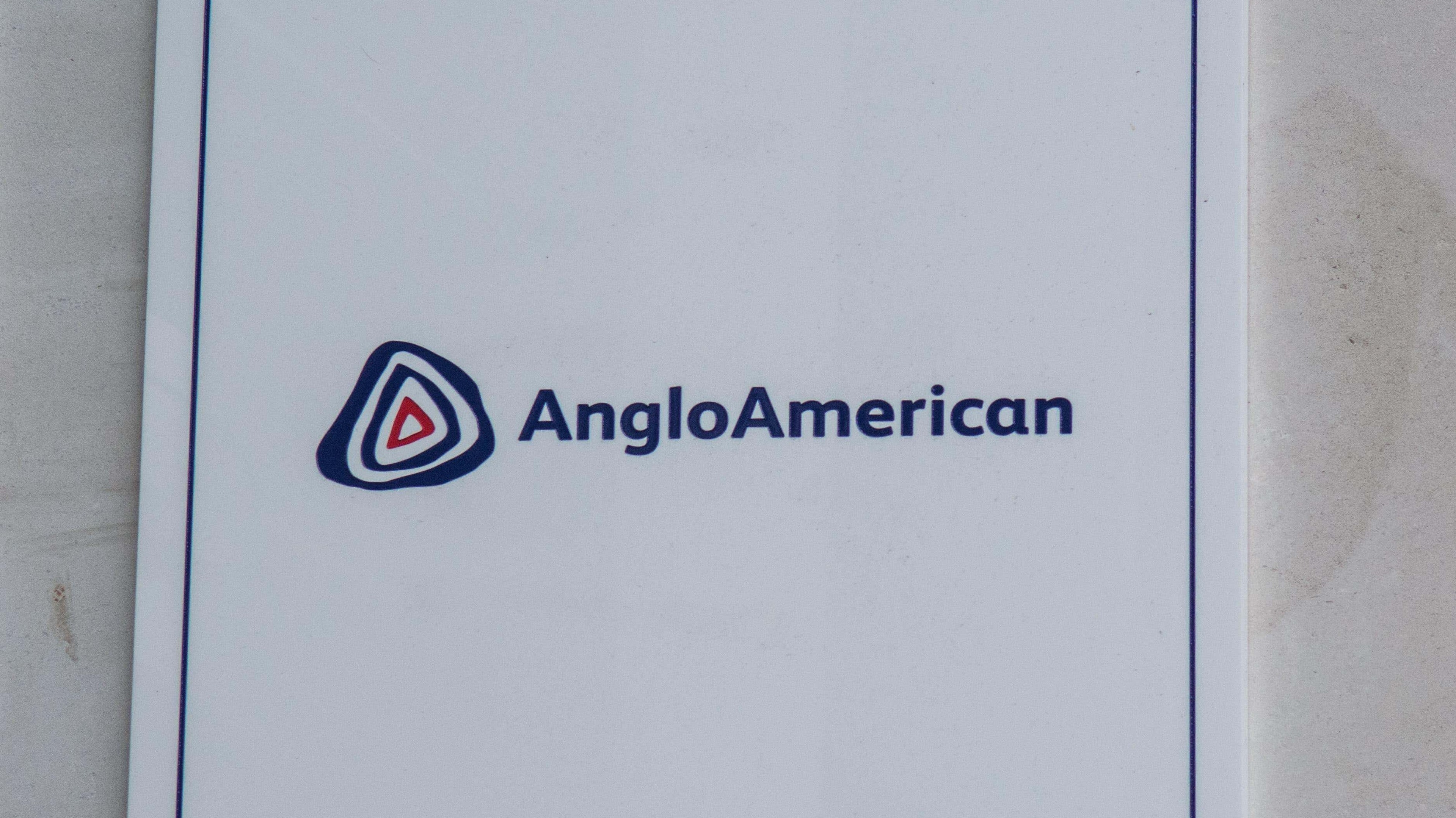 Anglo American to sell Australian steelmaking coal mines for £2.9bn