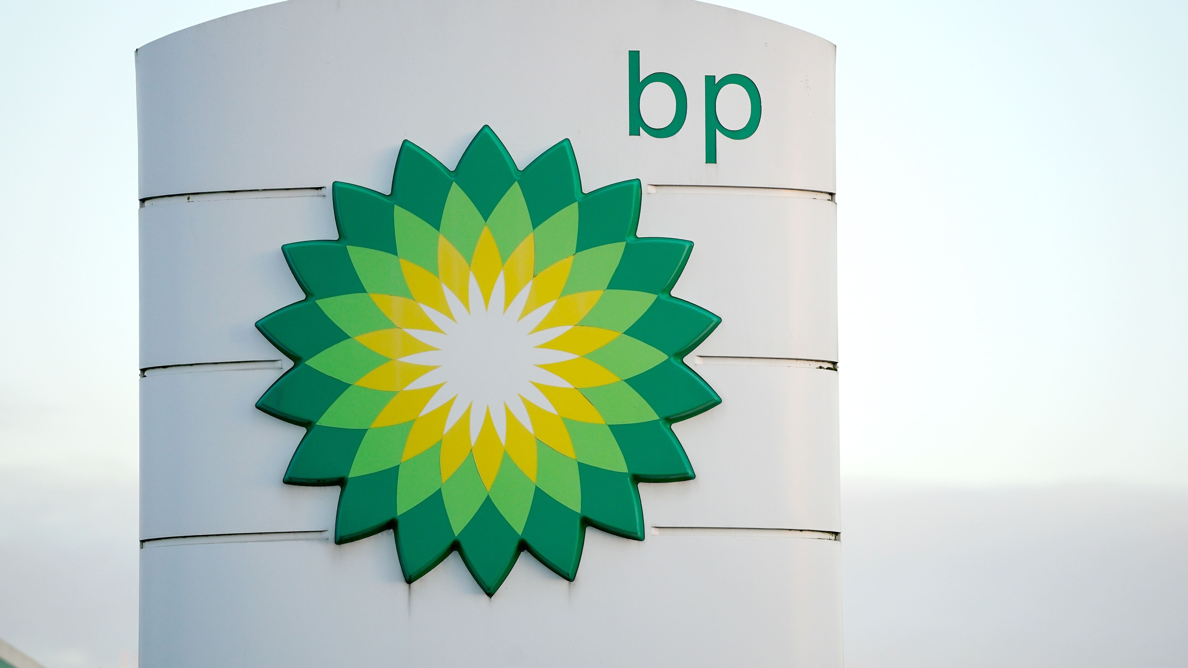 BP profits soar to four-year high after boost from Iran war
