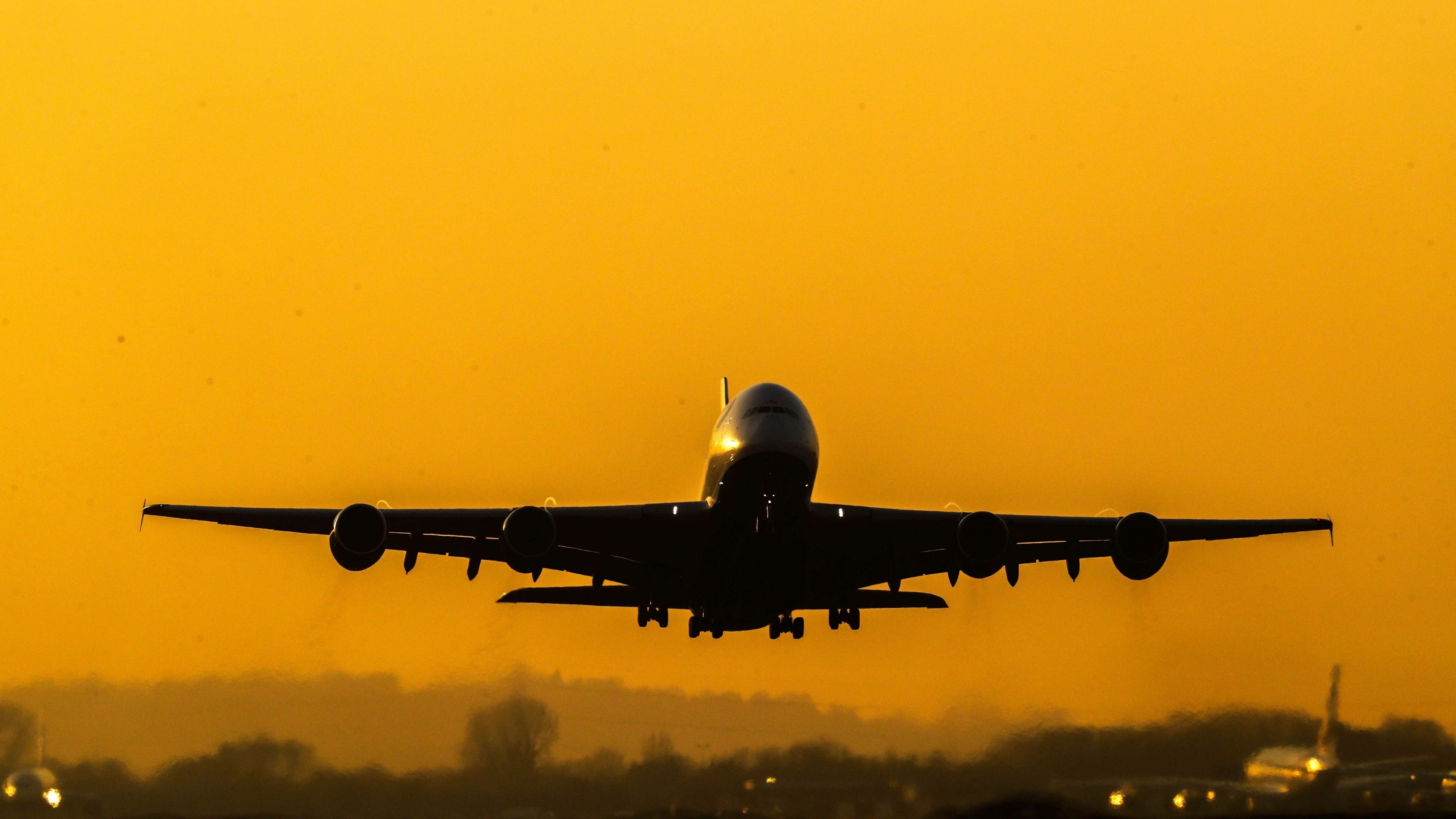 UK flight cancellations increase amid high cost of jet fuel