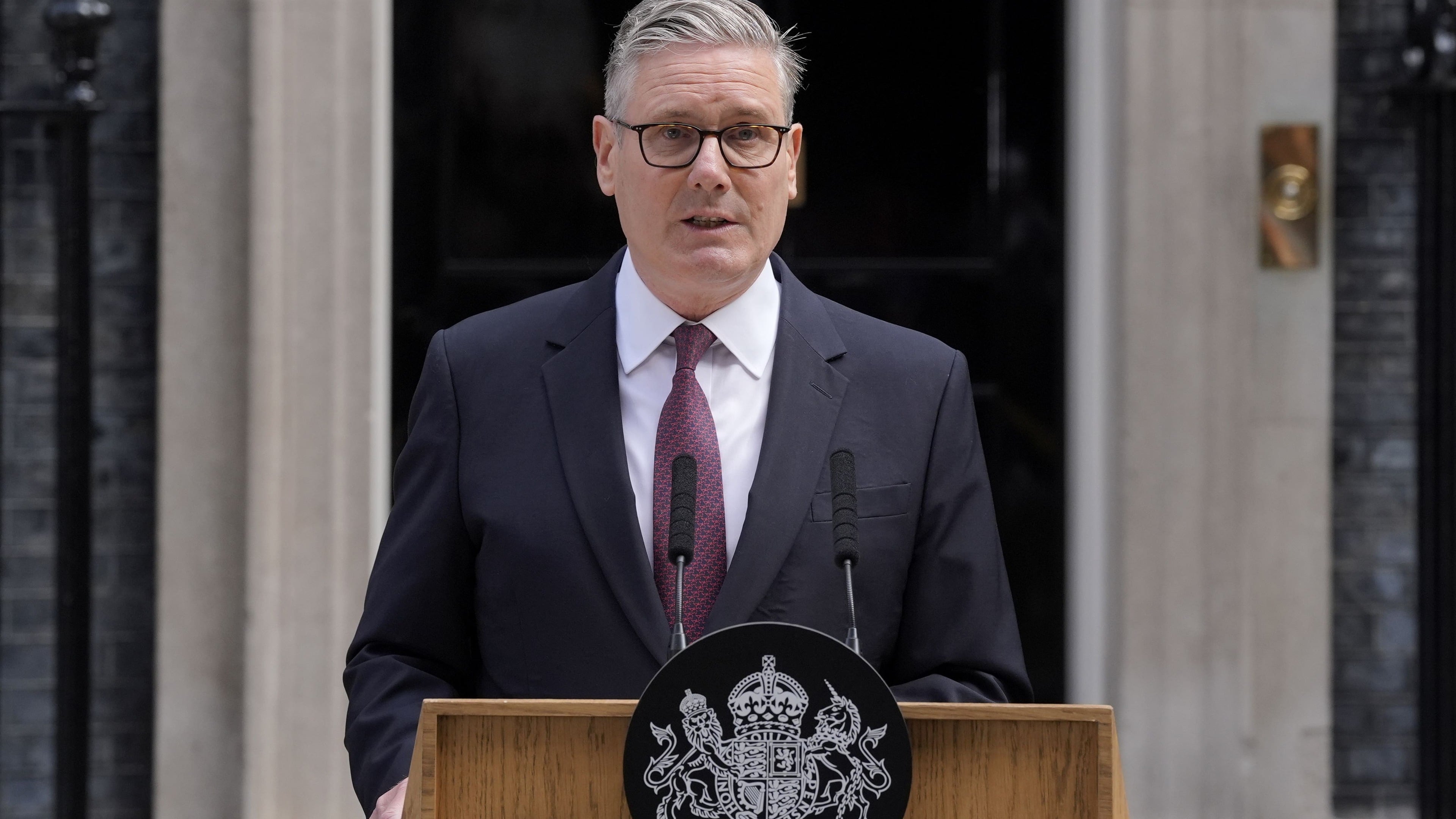 Overseas investors cite UK political instability as major concern, EY survey shows