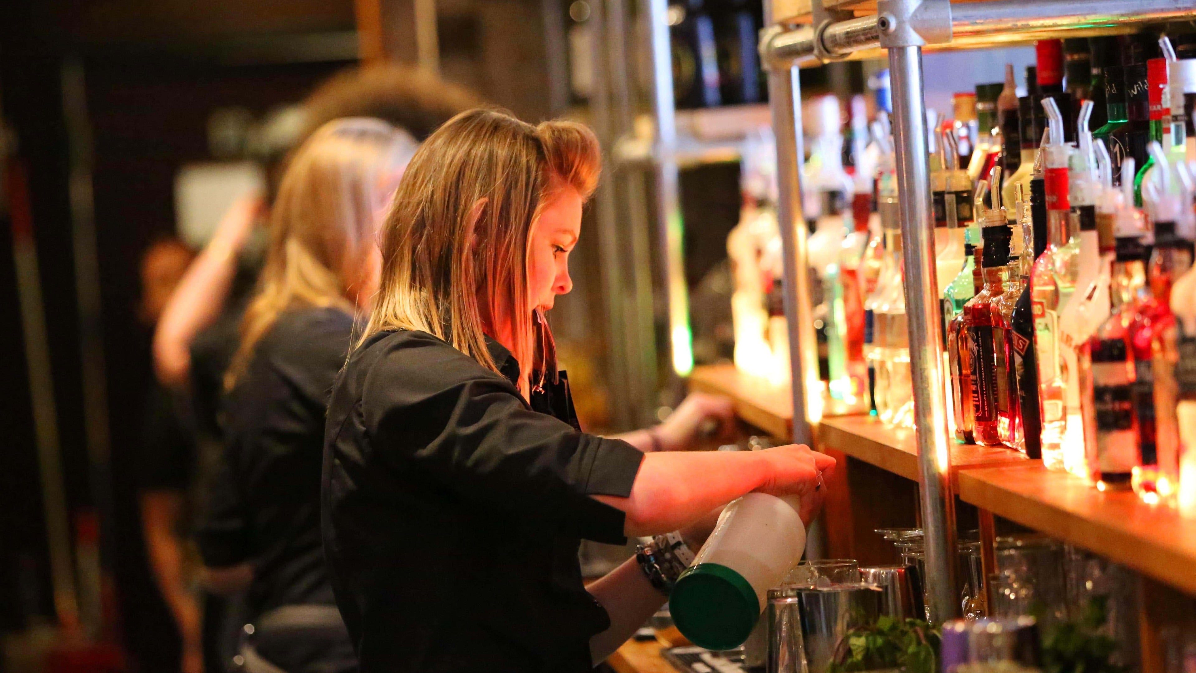 UK GDP rises as World Cup and June heat help offset Iran-war pressures