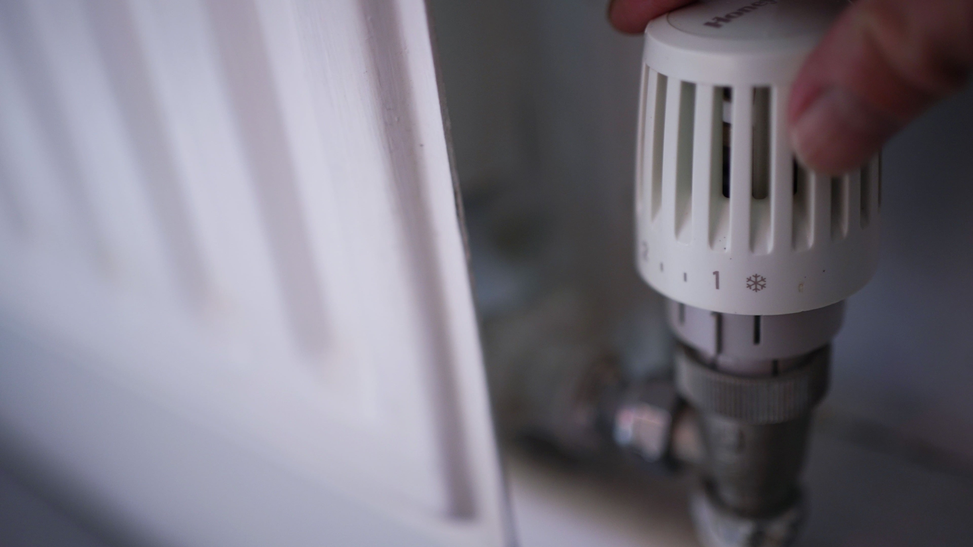 1.7 million households will not turn heating on this winter, survey suggests
