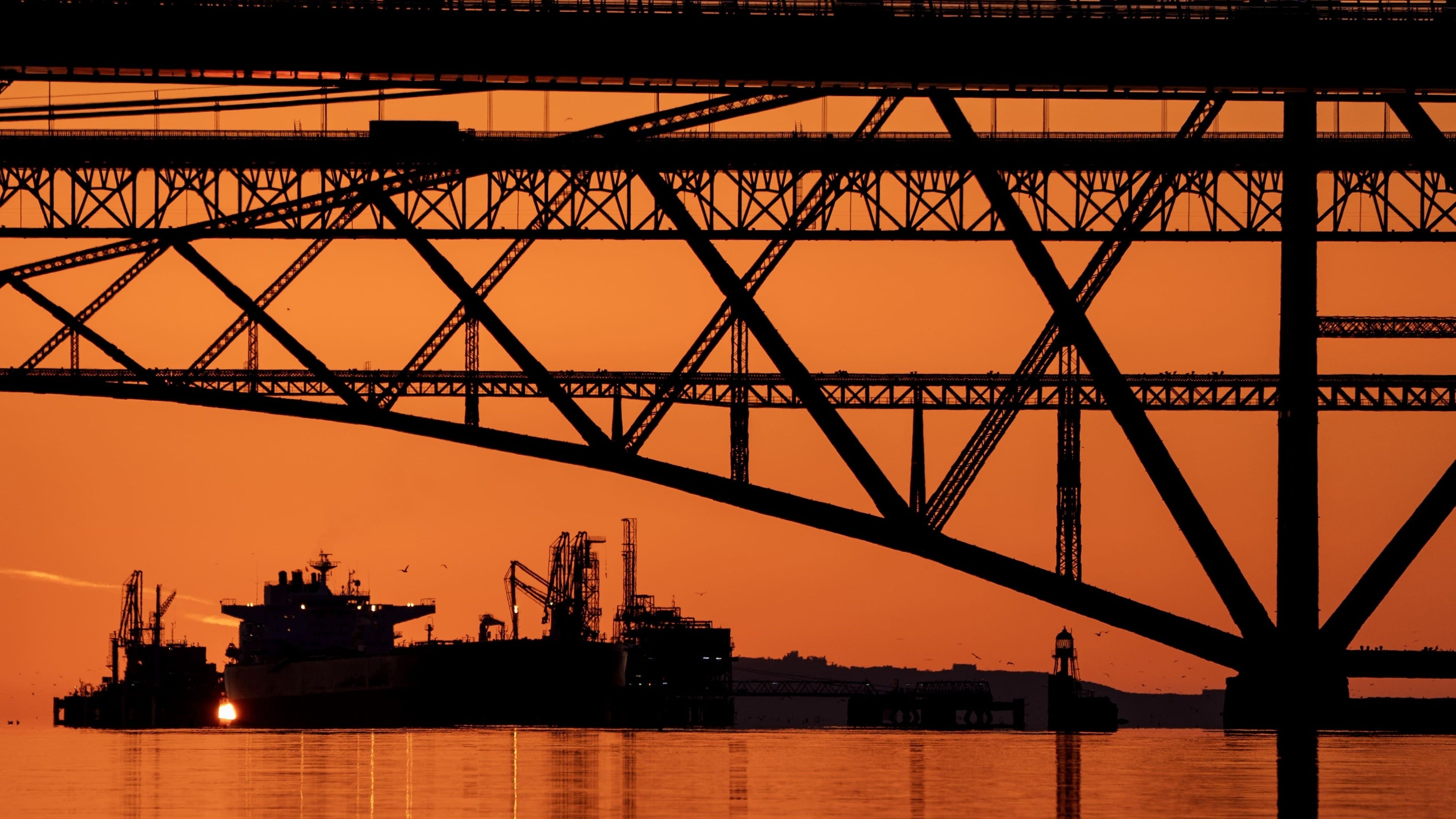 Oil prices rise and stocks fall as investors wary of ‘fragile’ US-Iran ceasefire