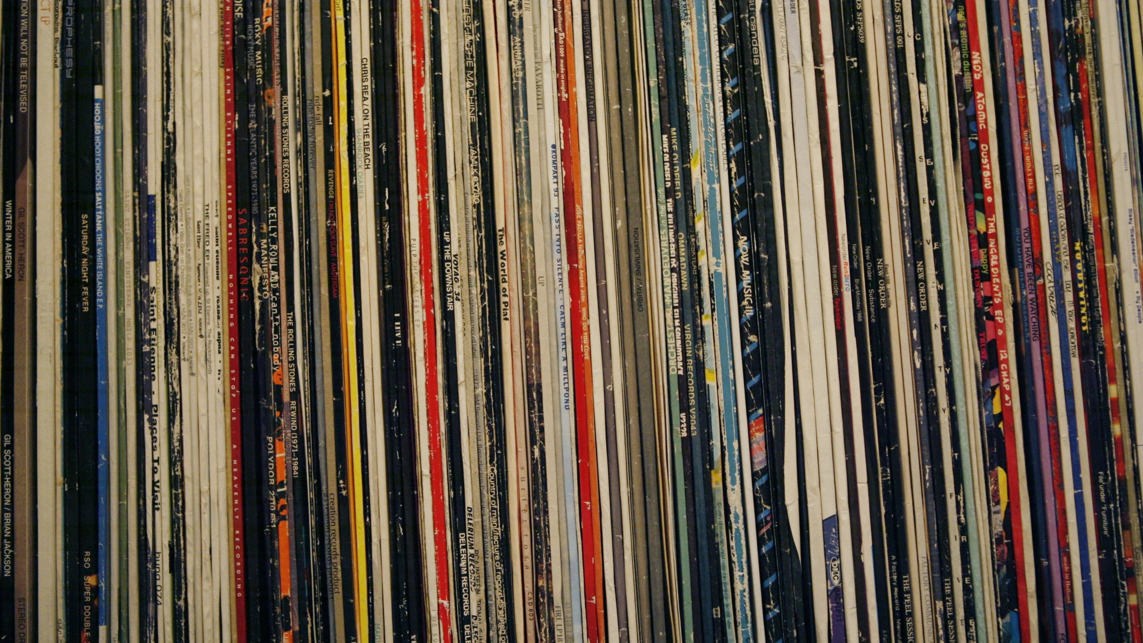Survey finds growing ownership of vintage music players, especially among younger adults