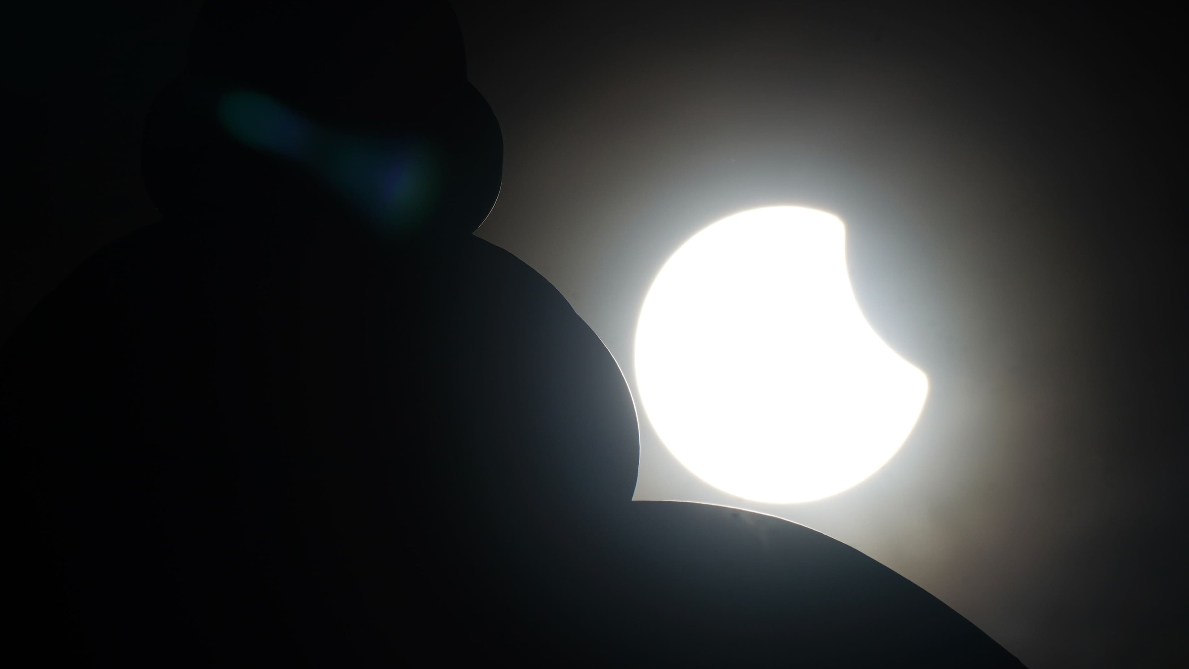 Consumers warned against counterfeit eclipse glasses as certified stock runs low