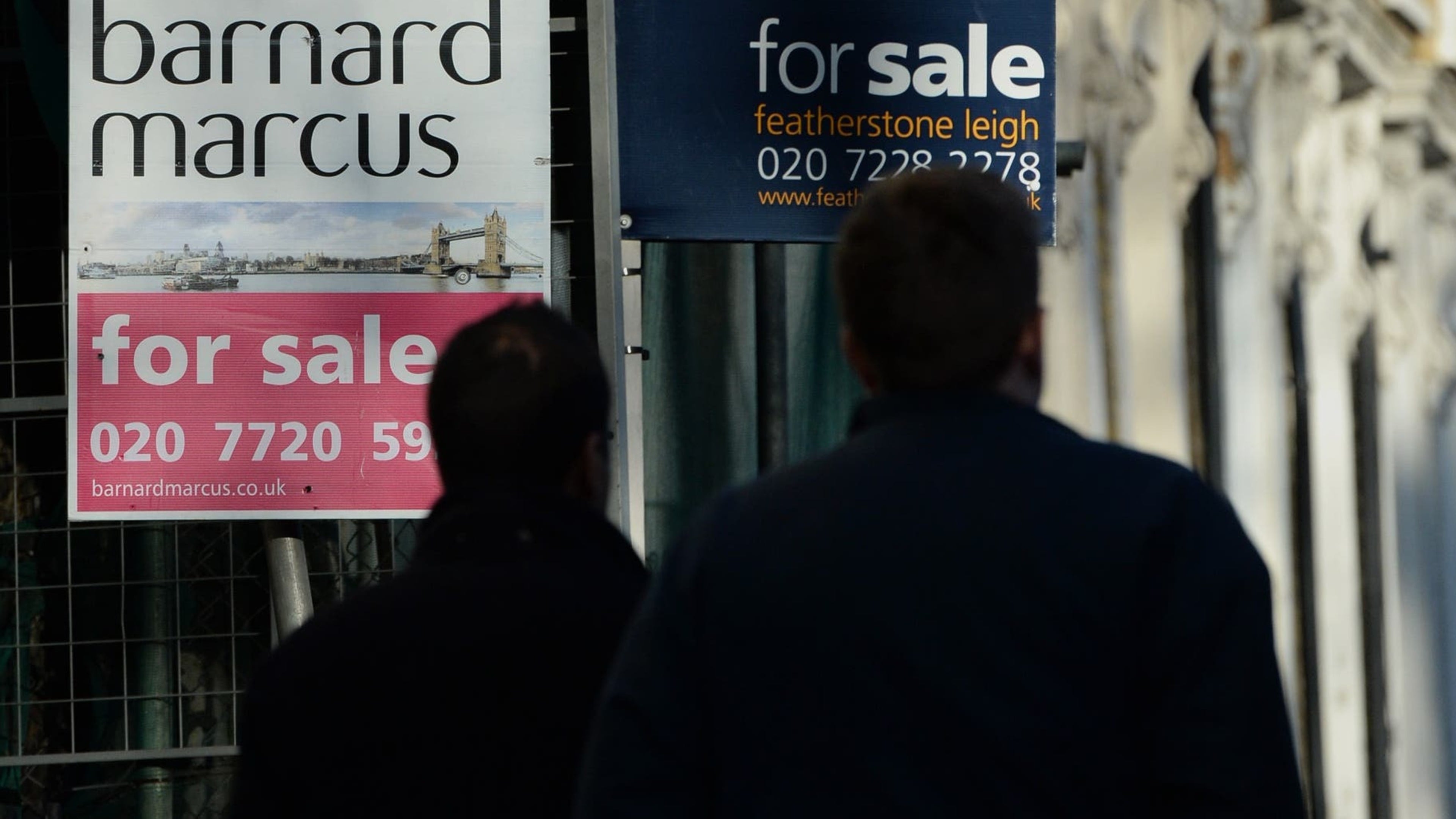 Surveyors say UK housing market is stabilising, but recovery remains fragile
