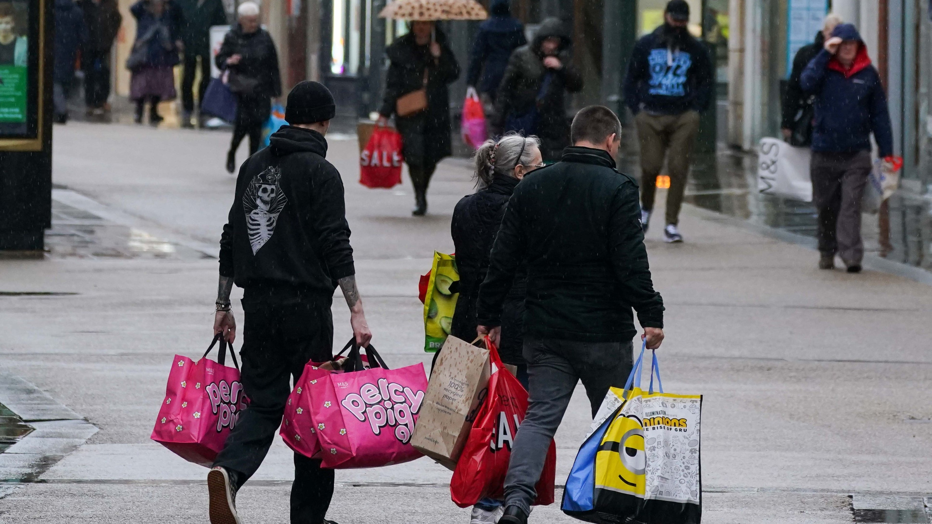 UK shopping footfall declines as Middle East conflict affects consumer confidence