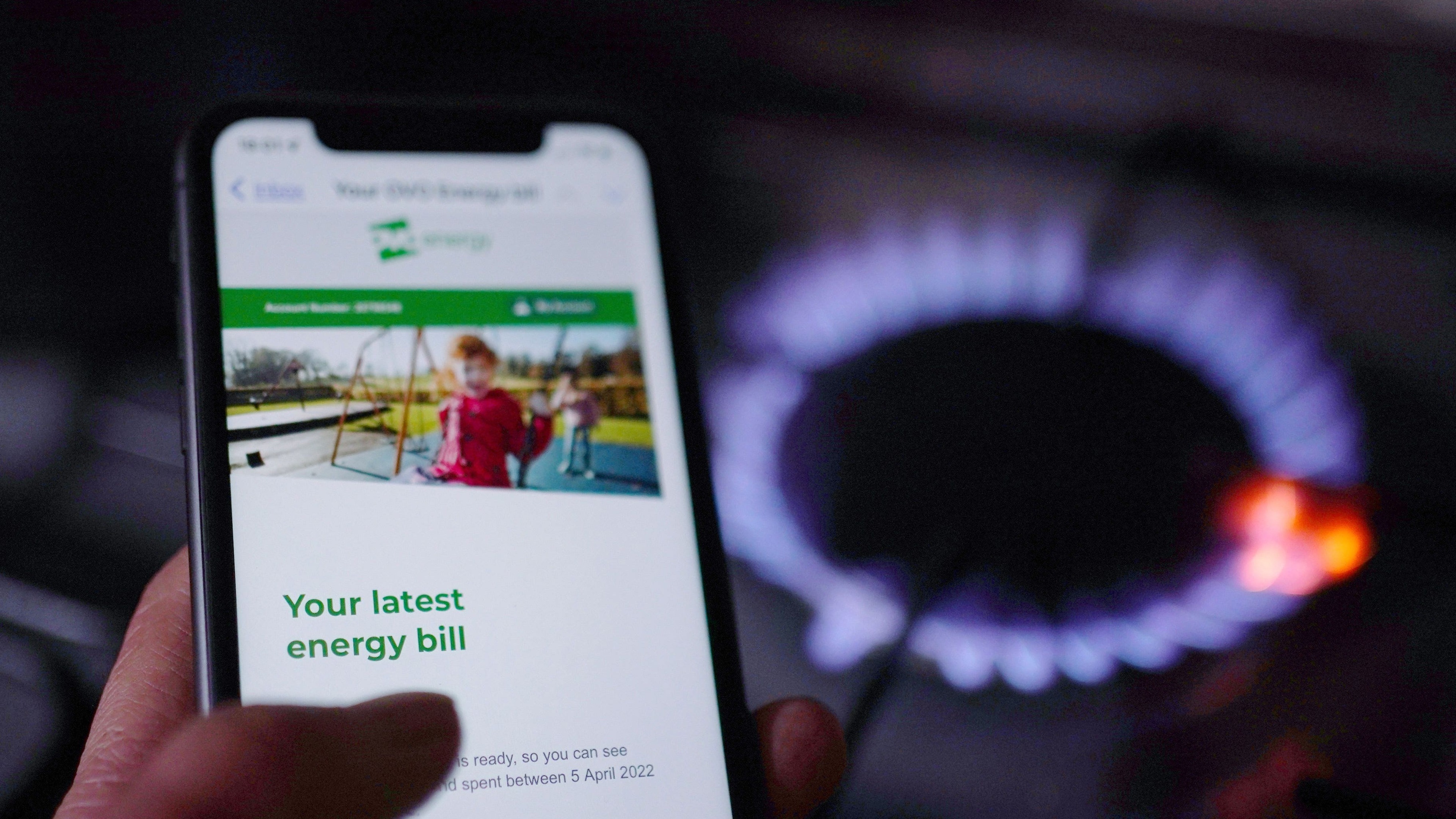 UK inflation expected to ease as household energy bills fall