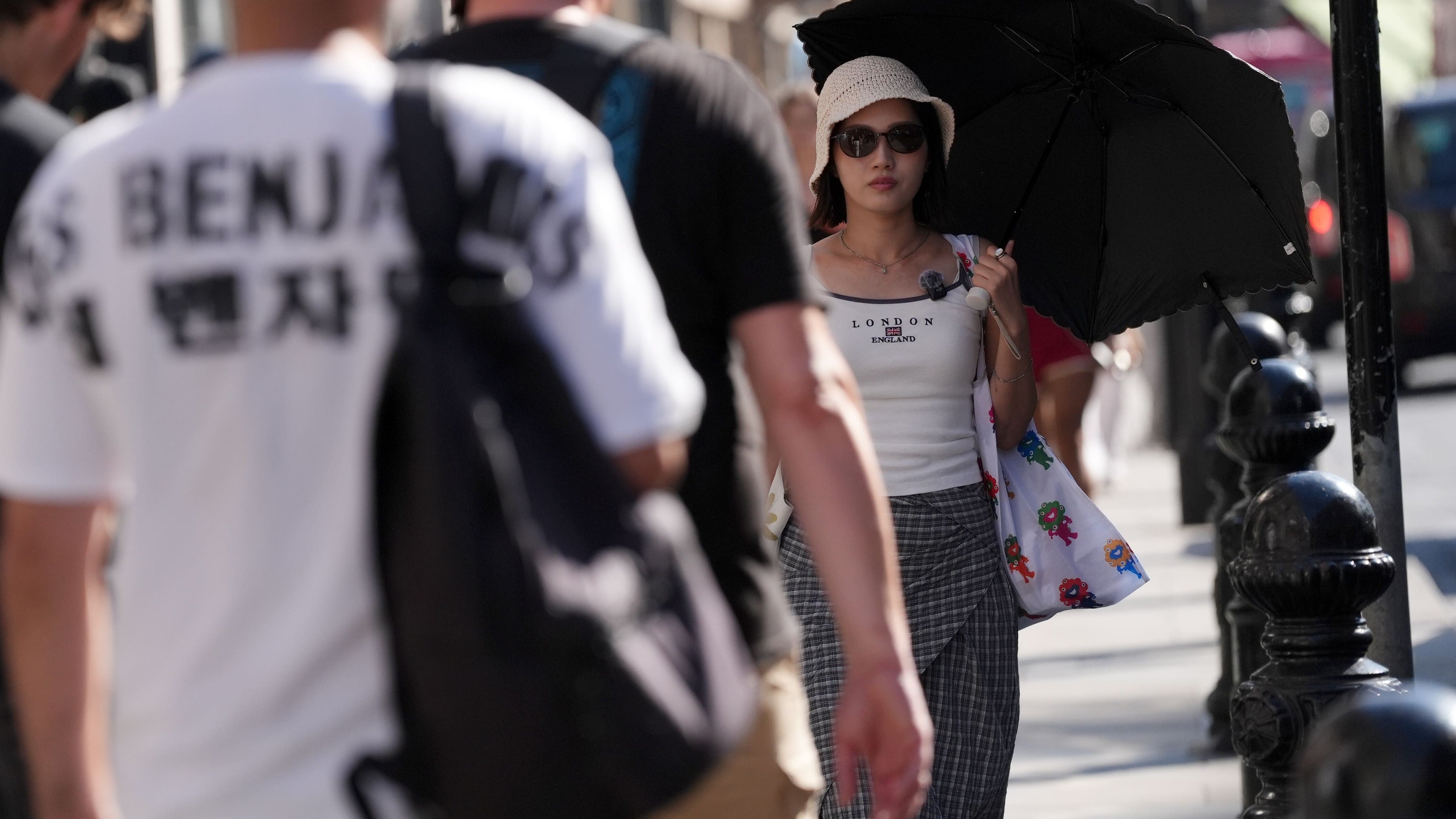 Retail footfall remains down year on year after heatwave eases