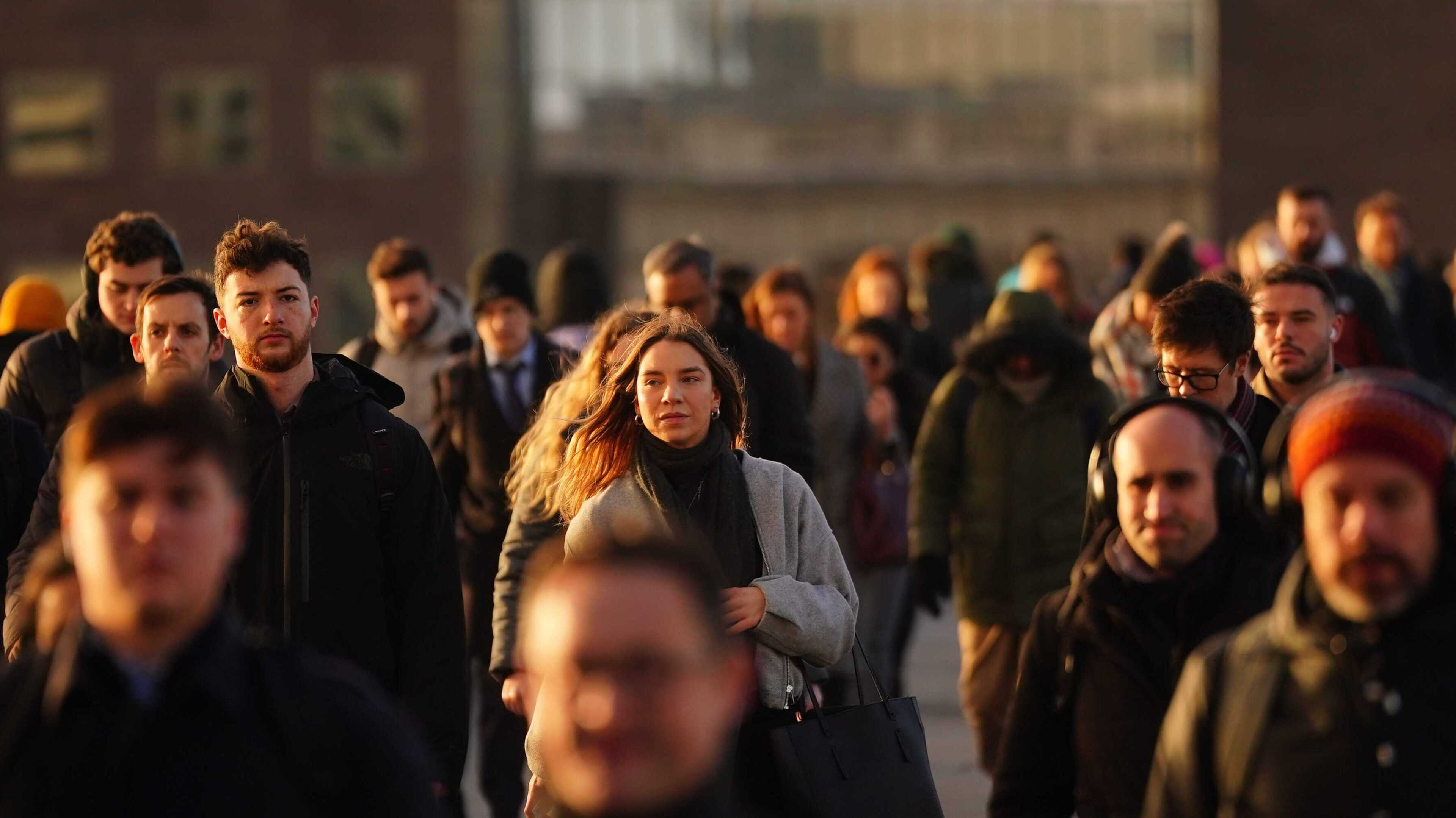 OECD forecasts UK growth at 0.9% in 2026, cuts outlook for 2027