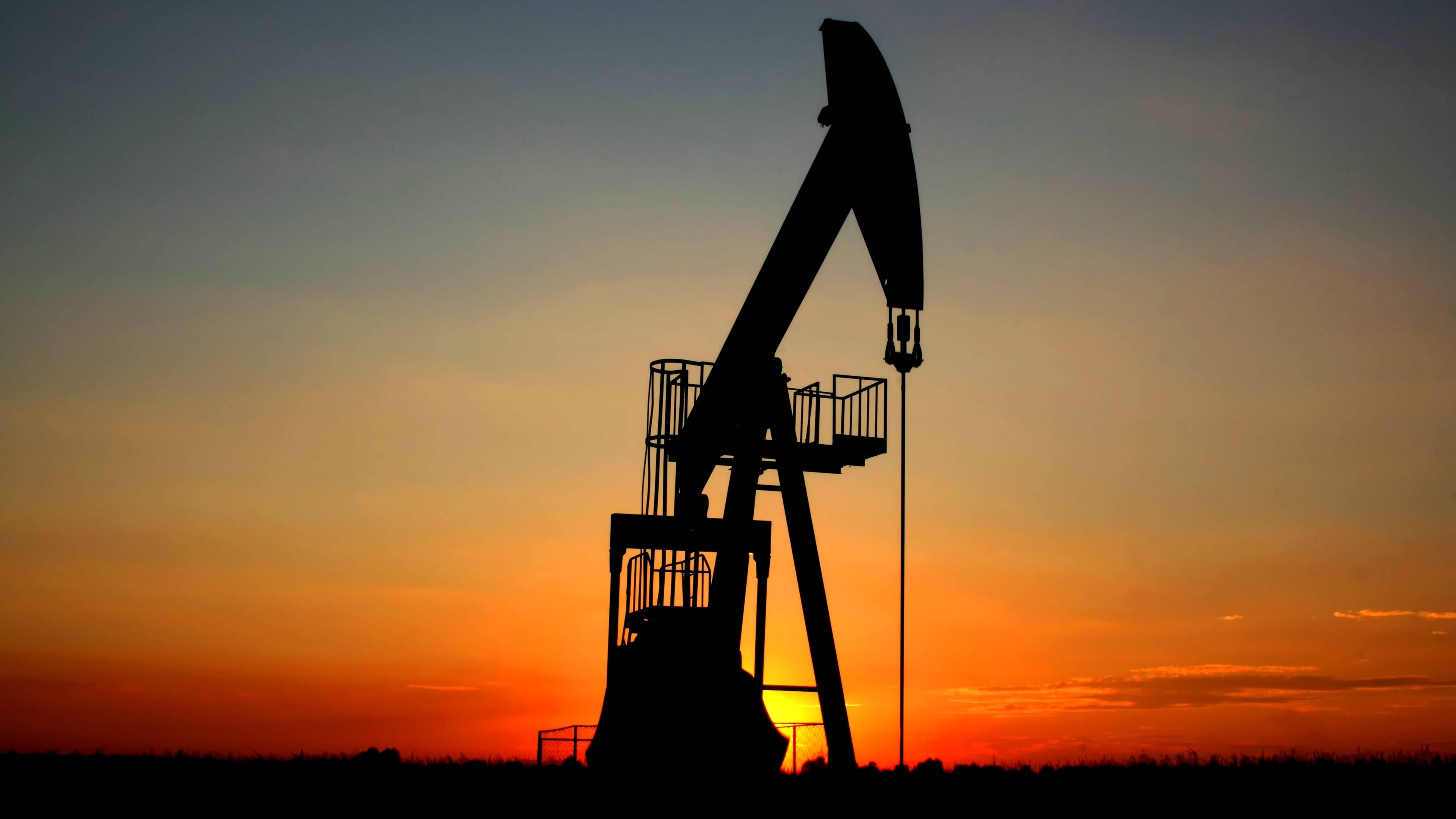 Oil and gas prices climb after Saudi Arabia closes east-west pipeline