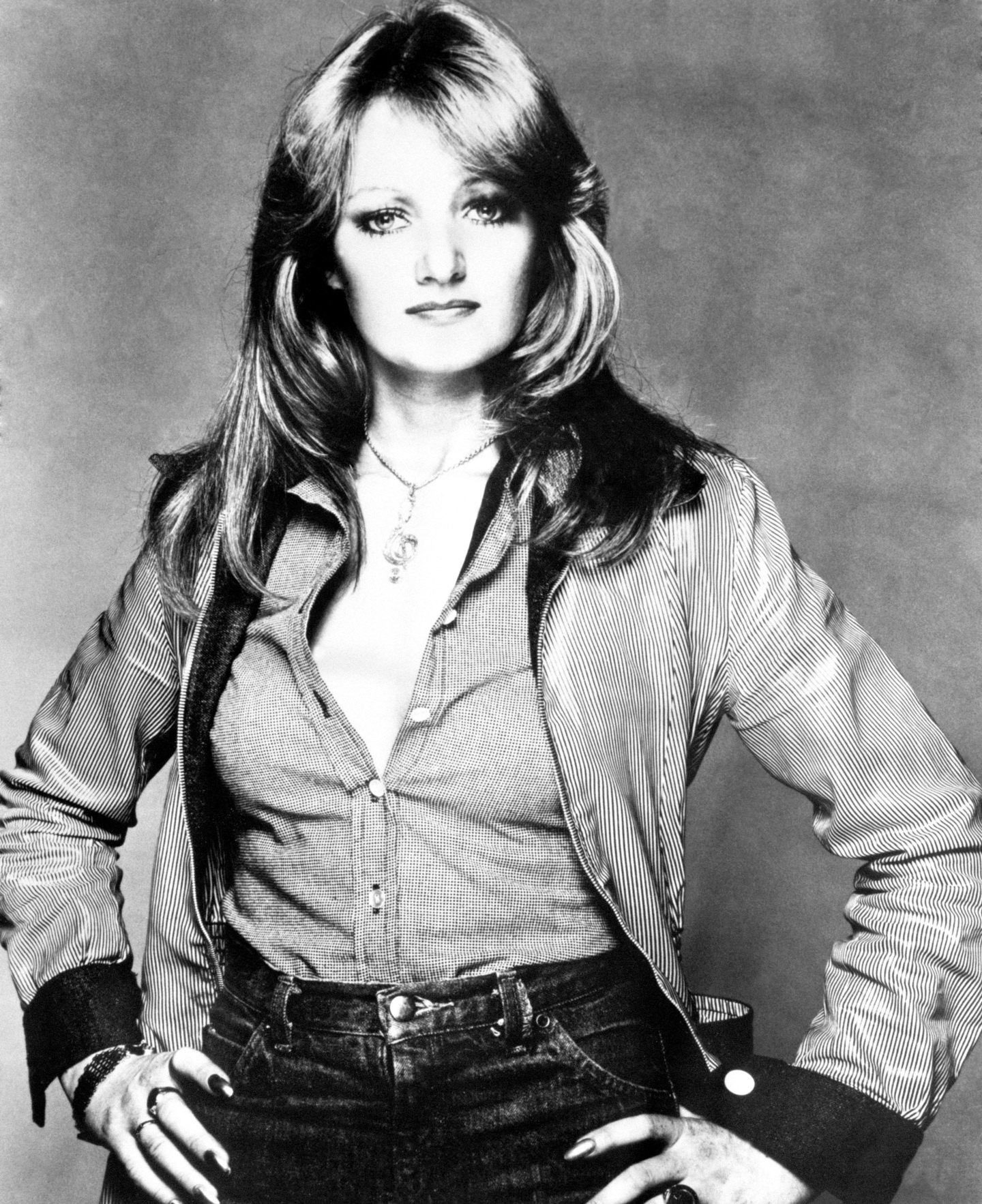 Bonnie Tyler: Tributes pour in after singer's death months on from ...