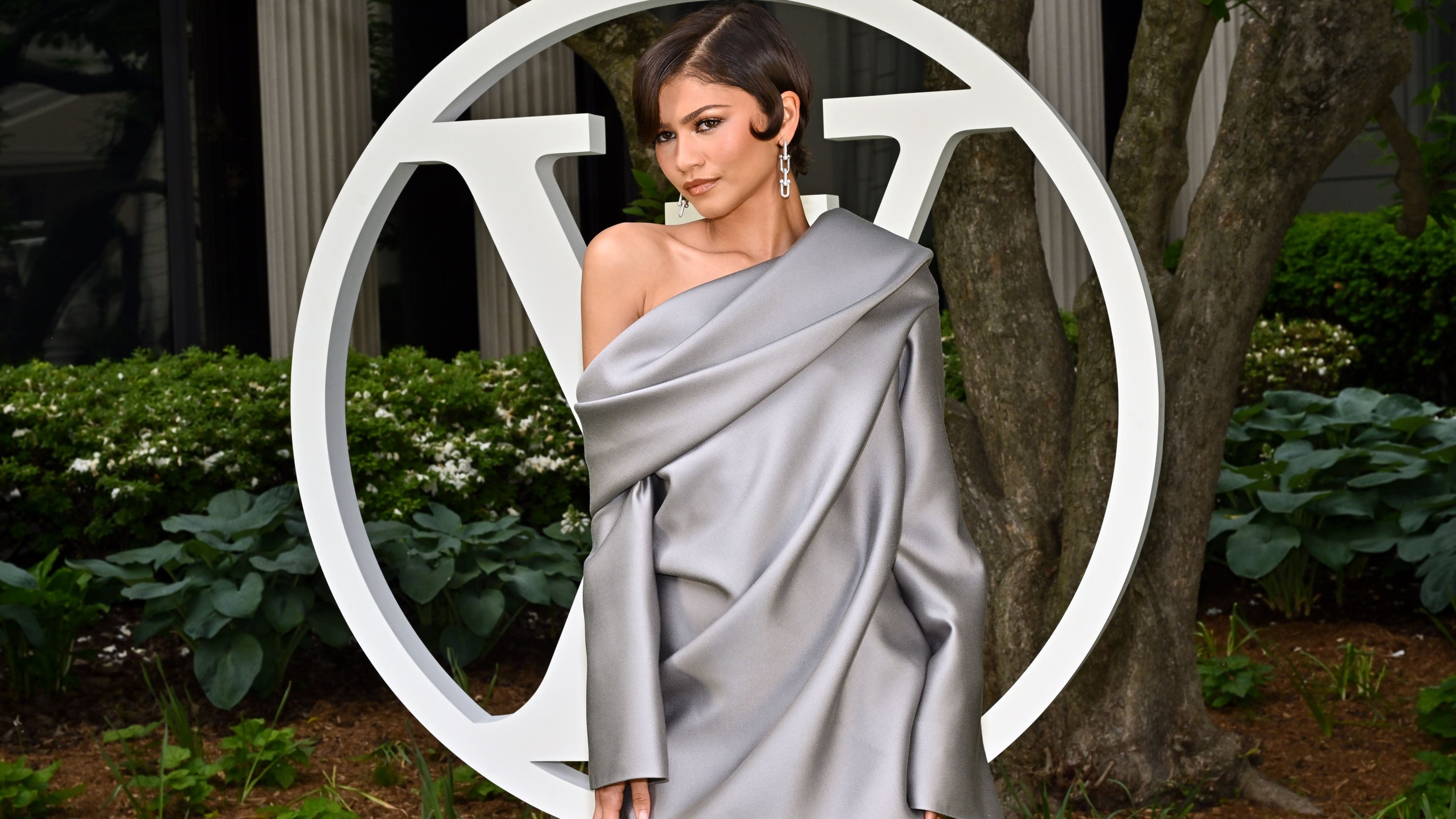 Zendaya, Emma Stone and Anne Hathaway attend star-studded Louis Vuitton show