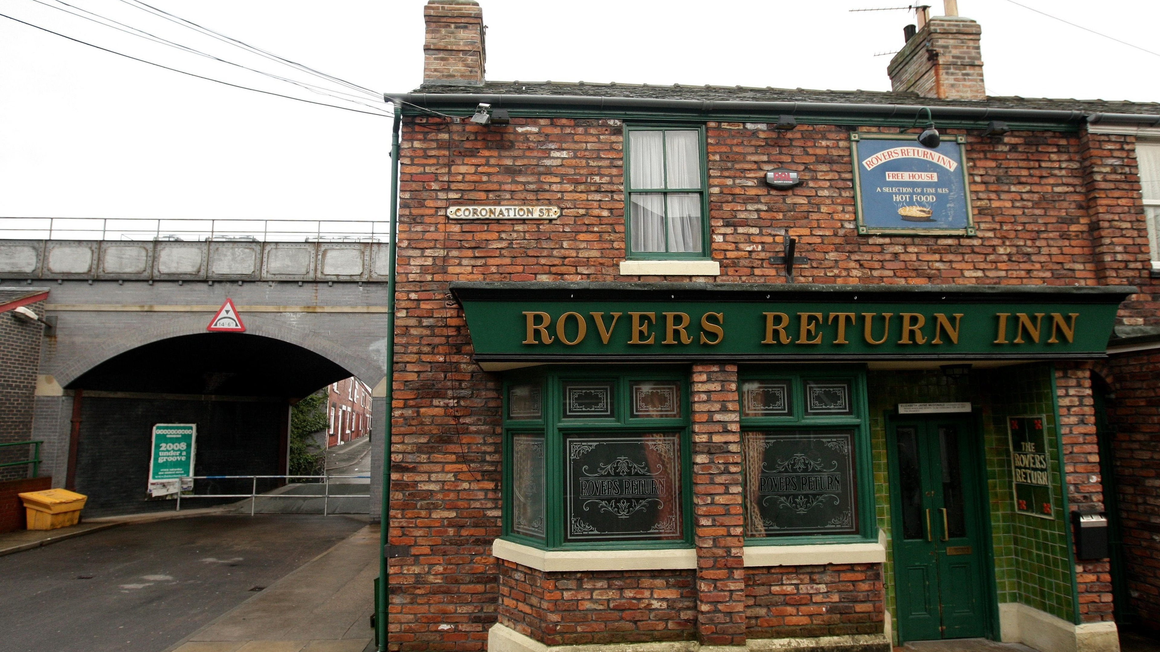 Coronation Street to use purple to raise awareness of domestic violence