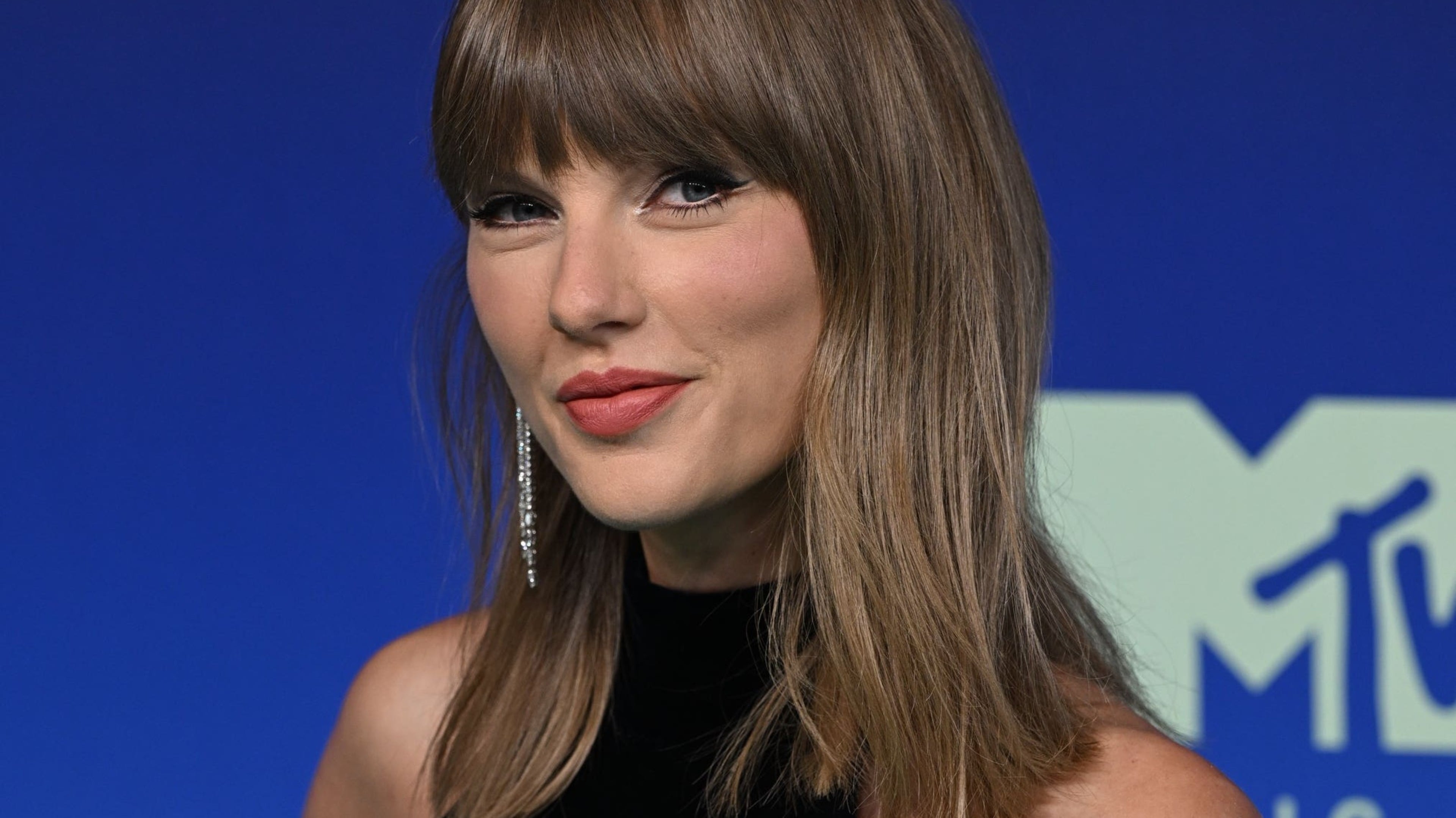 Taylor Swift releases new music video after setting an MTV VMAs record