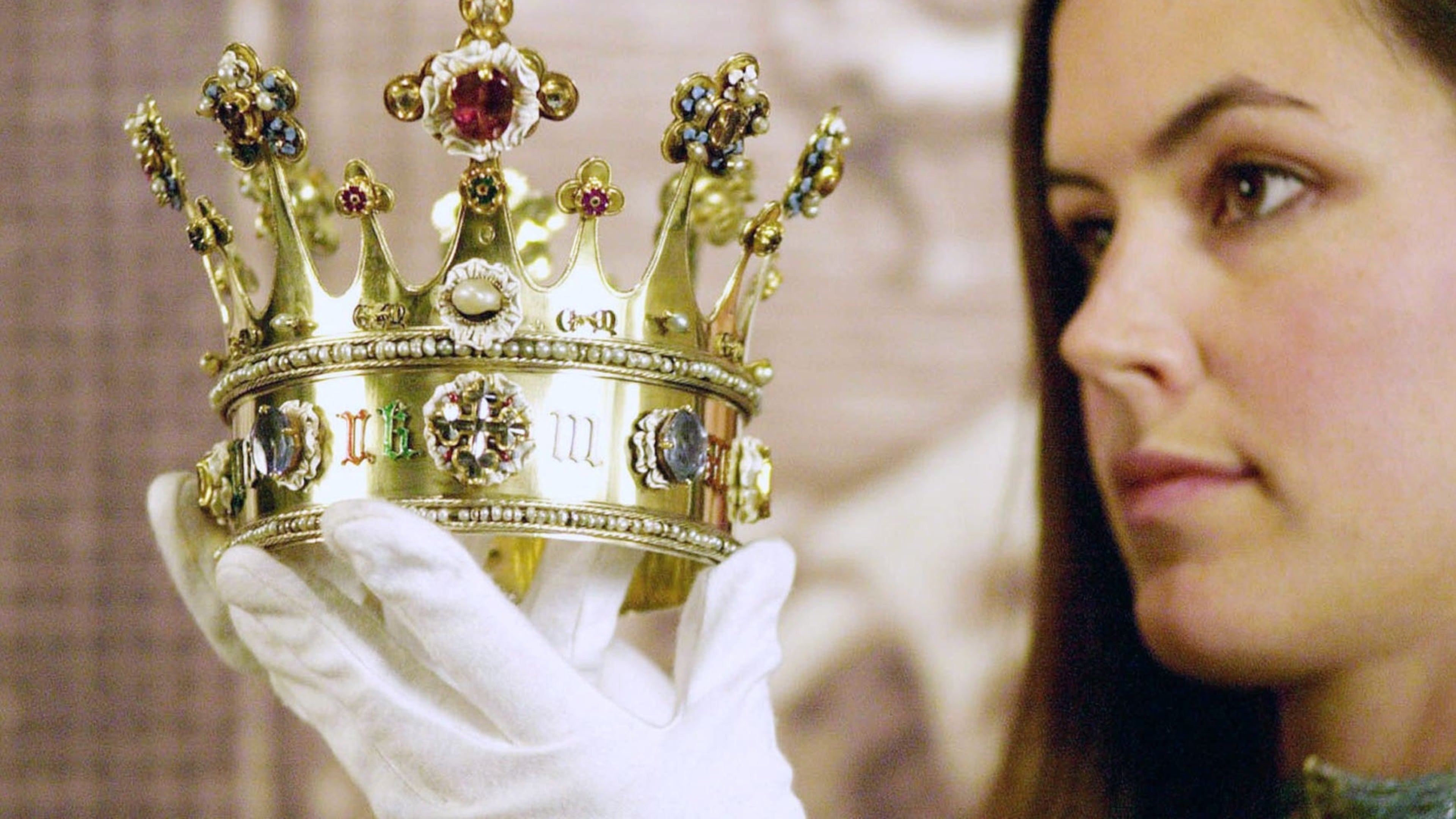 Queen Elizabeth II’s official biographer named
