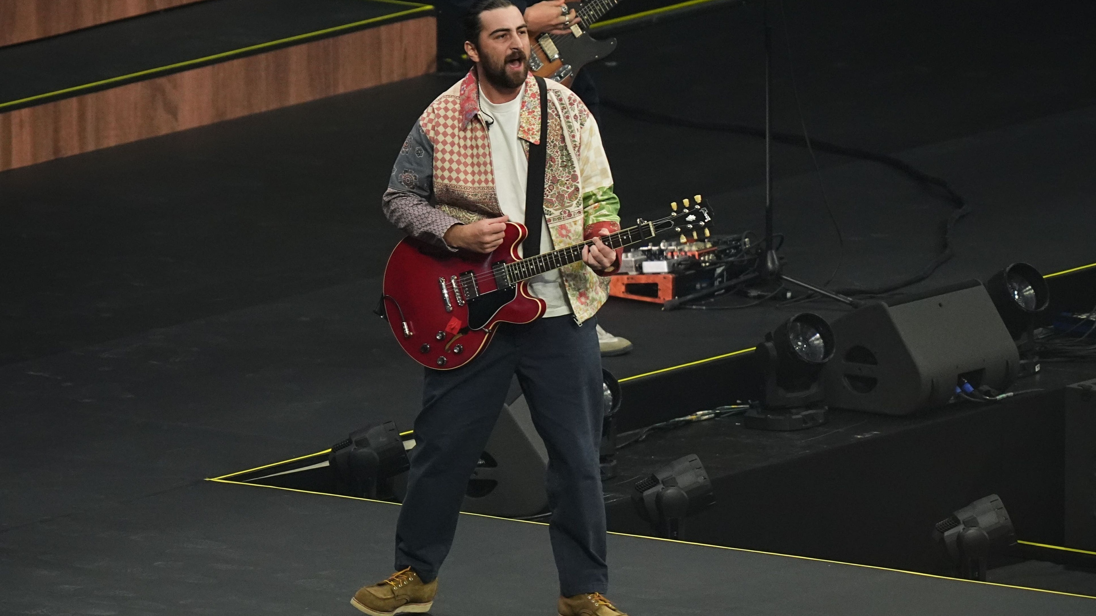 US singer Noah Kahan achieves second UK number one album
