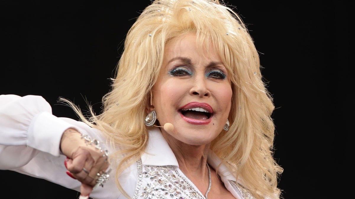 dolly-parton-s-most-memorable-film-and-tv-roles-belfast-telegraph