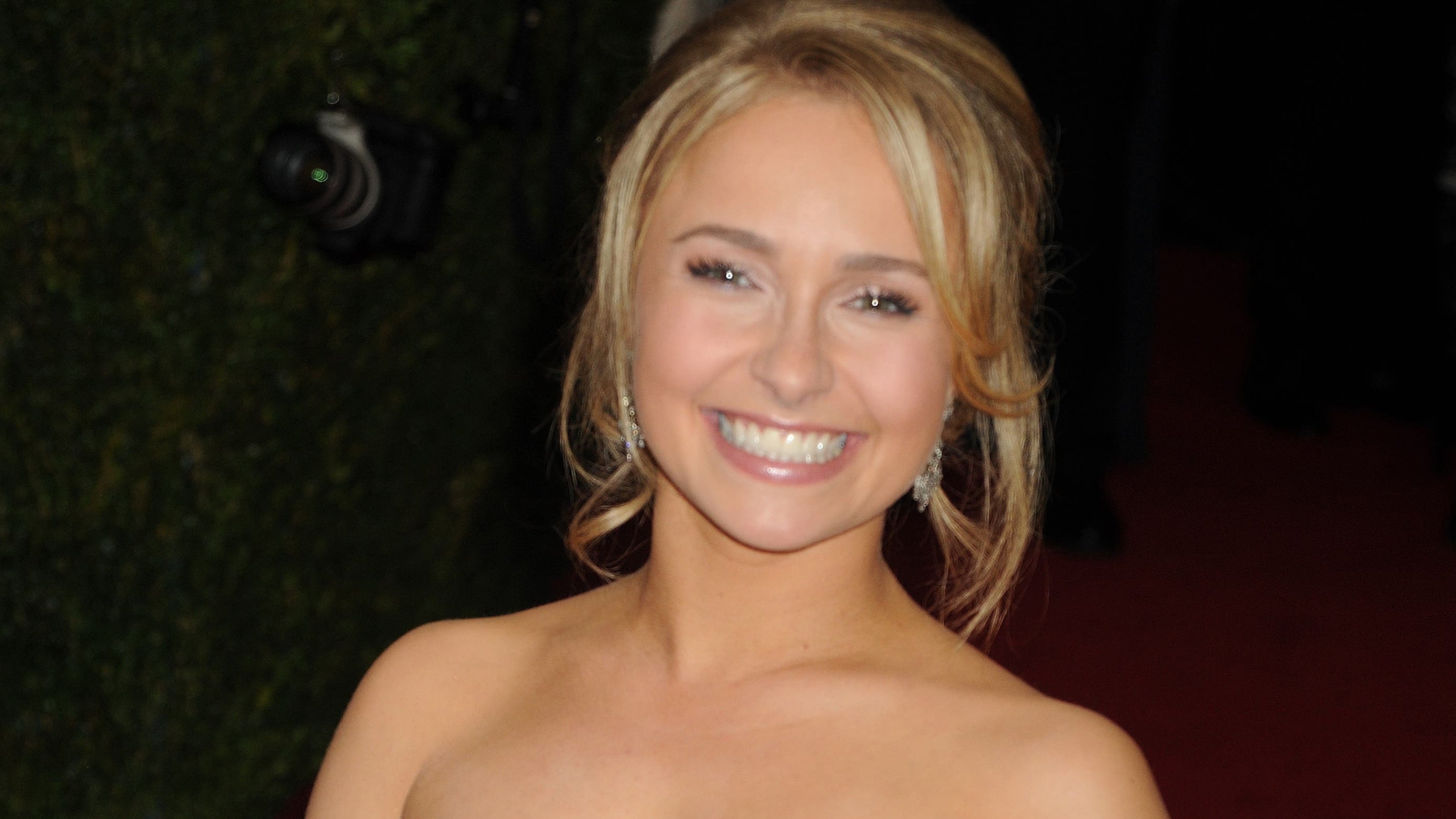 PETA releases Hayden Panettiere dolphin campaign shot before her death