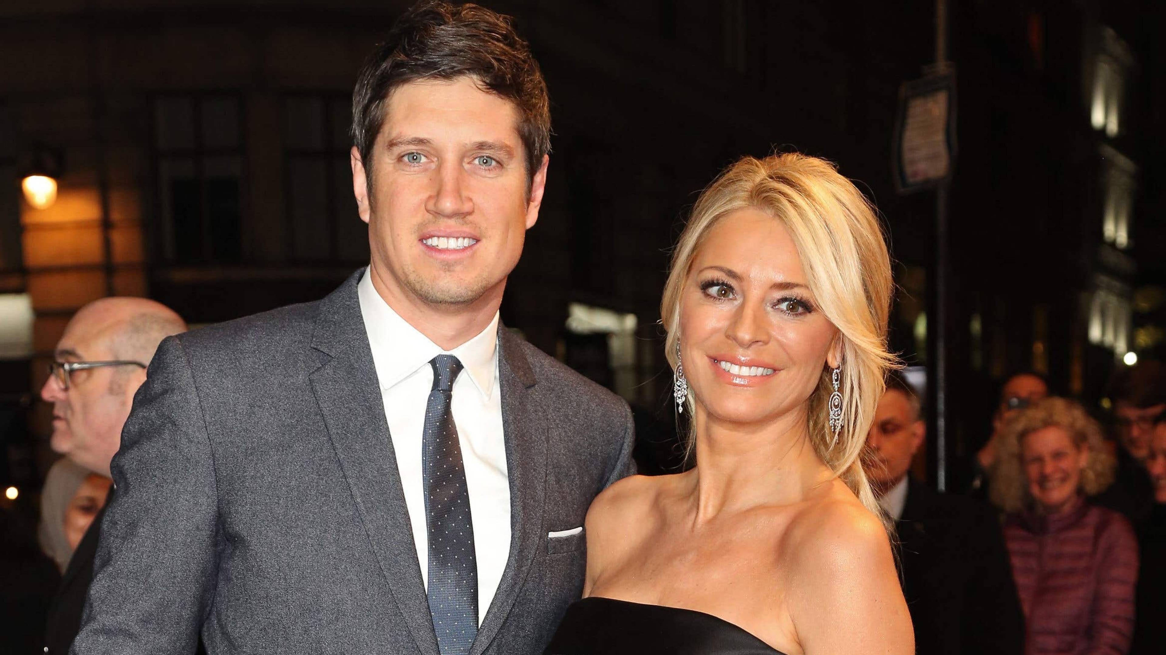 Vernon Kay thanks Radio 2 listeners after Tess Daly split