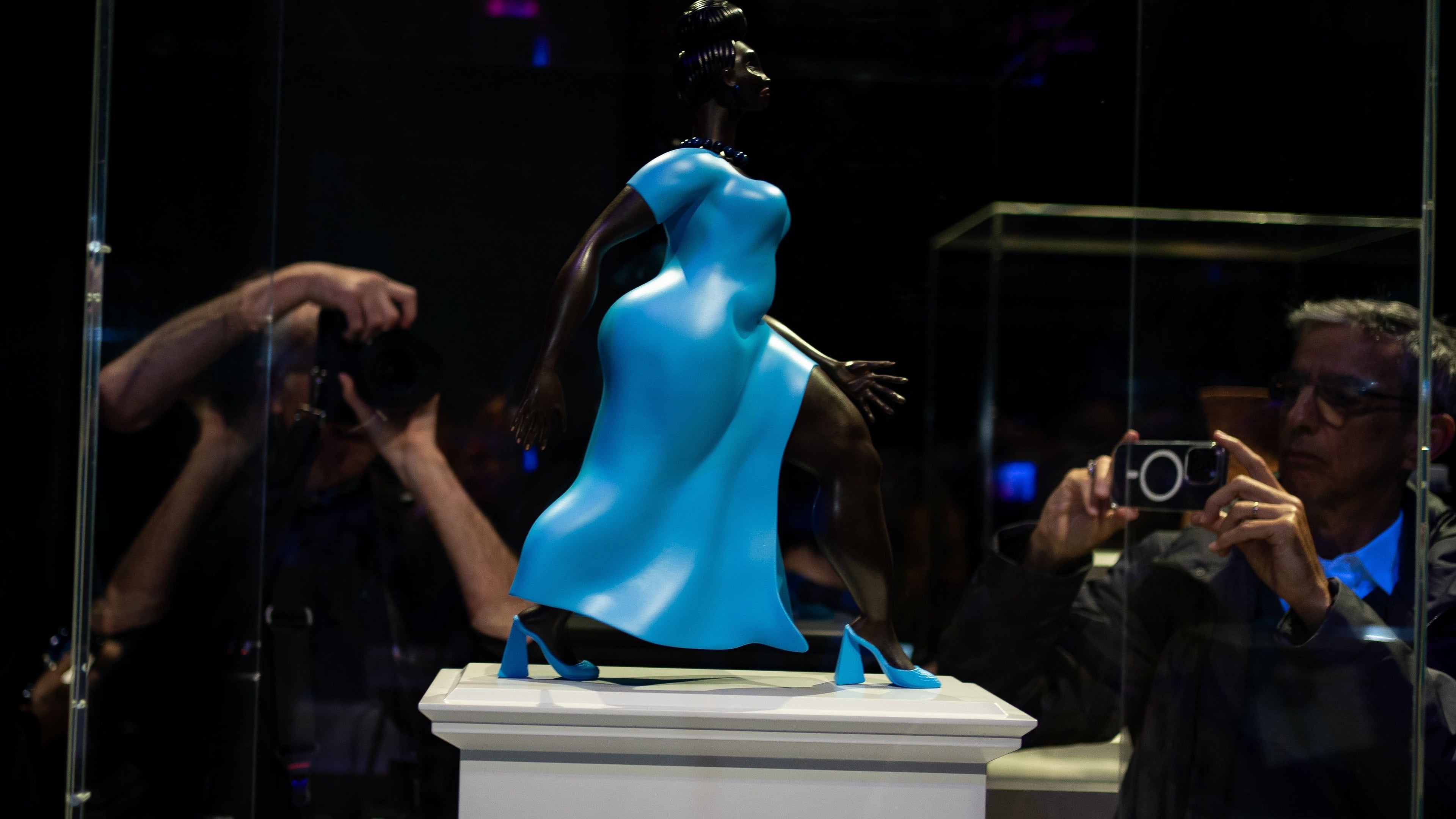 Contemporary “everywoman” sculpture unveiled on London’s Fourth Plinth