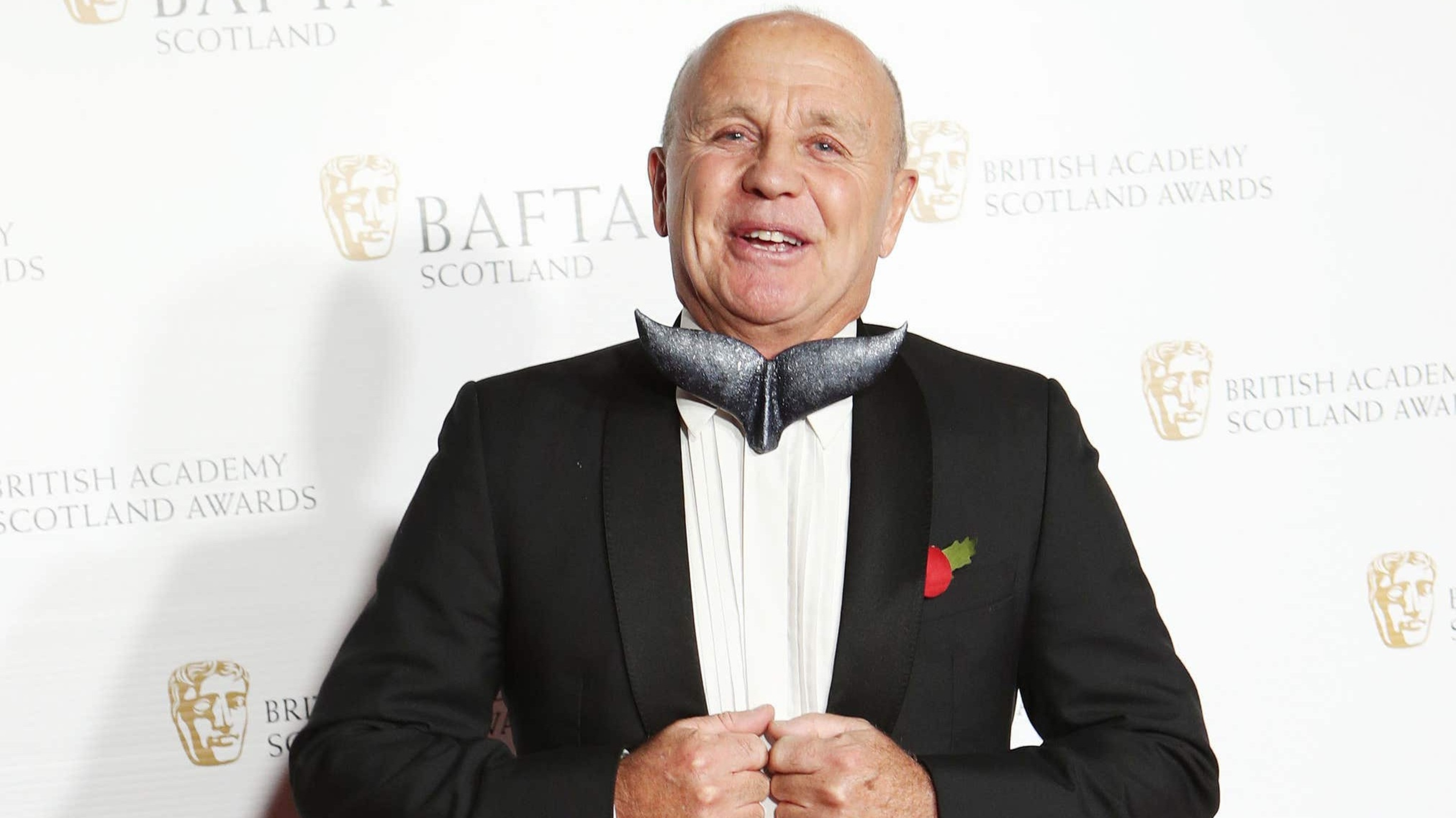 ‘True pioneer’ wildlife cameraman Doug Allan dies aged 74