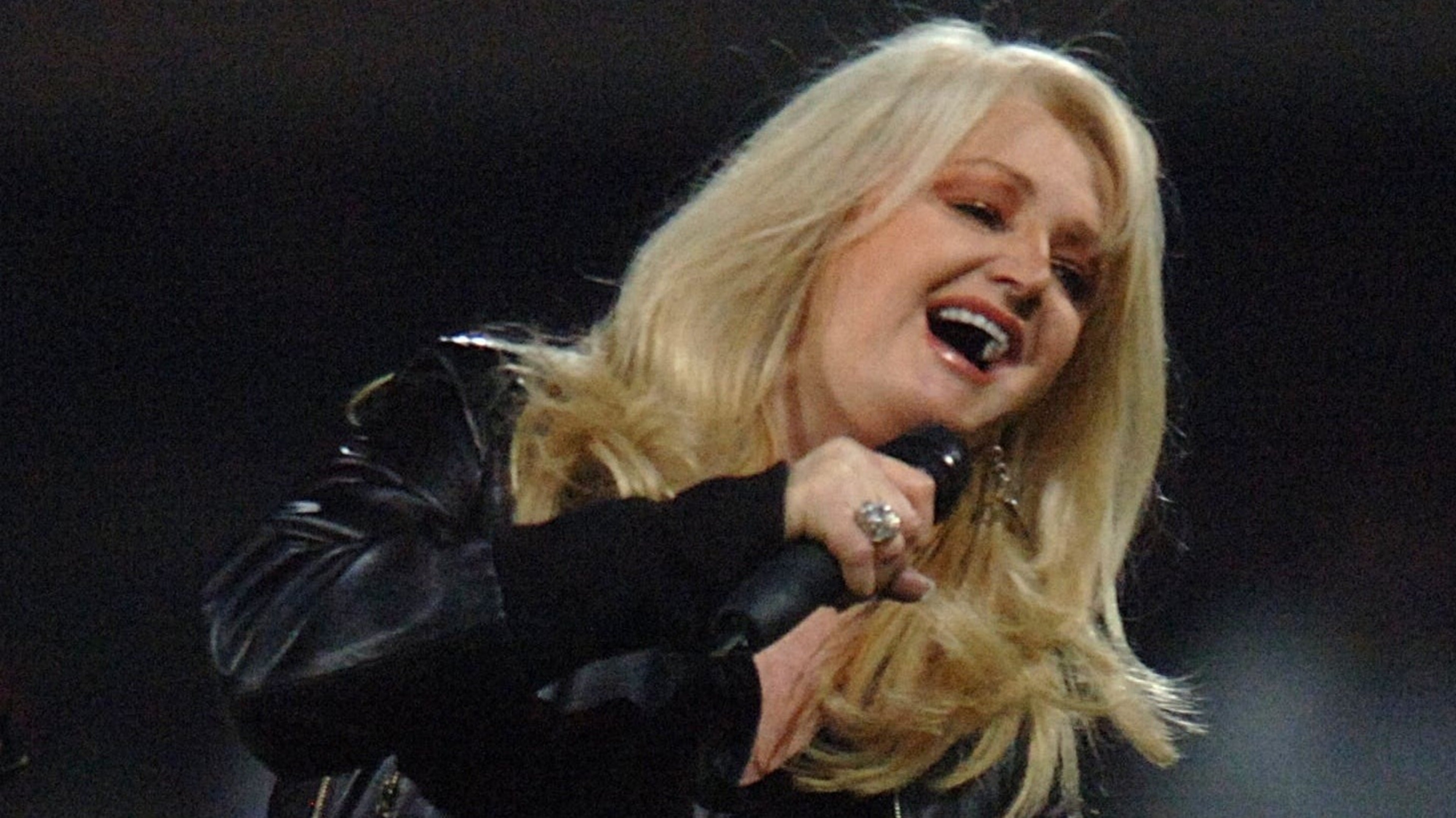 Stars including Rod Stewart and Tony Hadley pay tribute to Bonnie Tyler