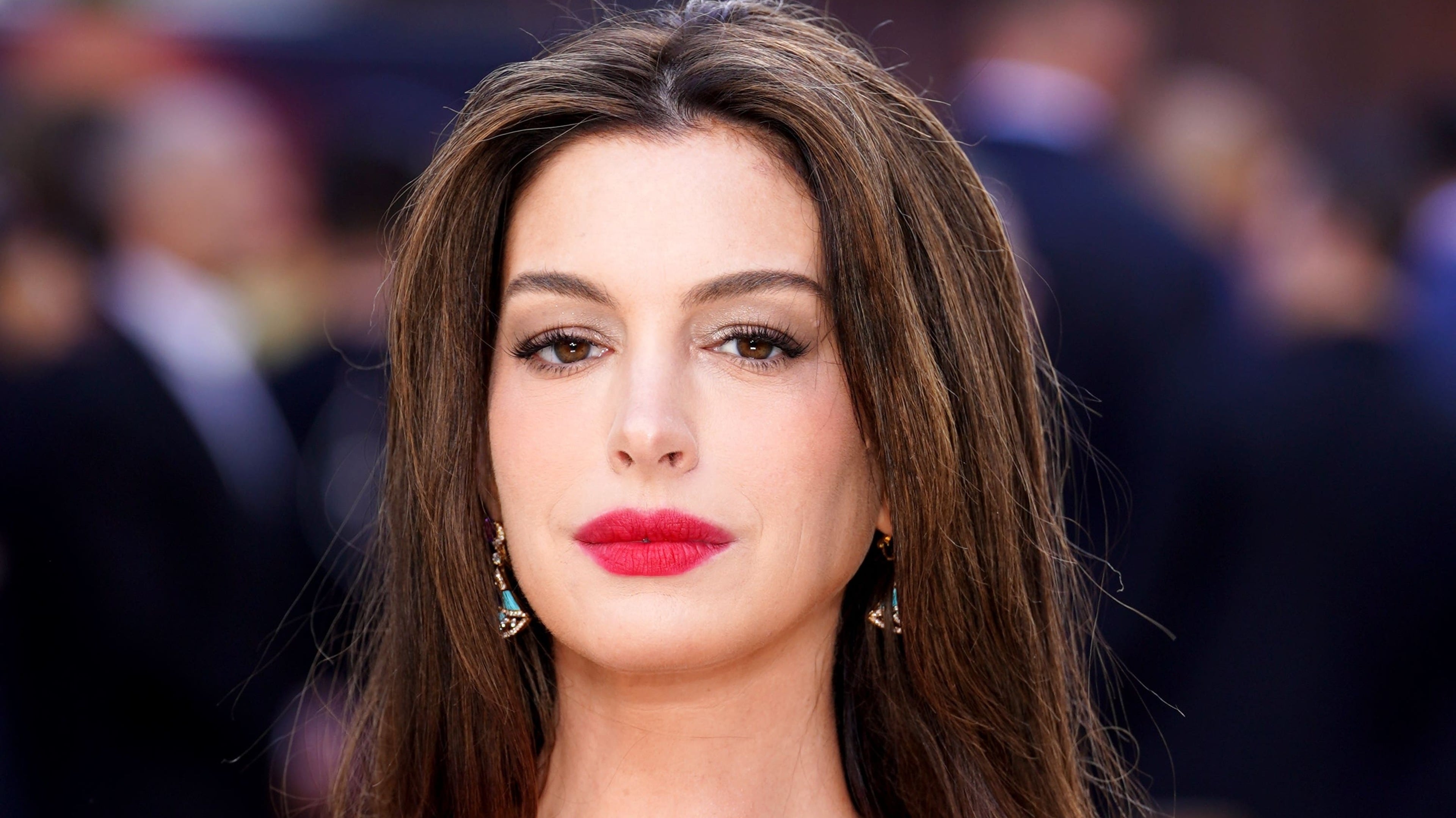 Anne Hathaway marks 25 years since The Princess Diaries release