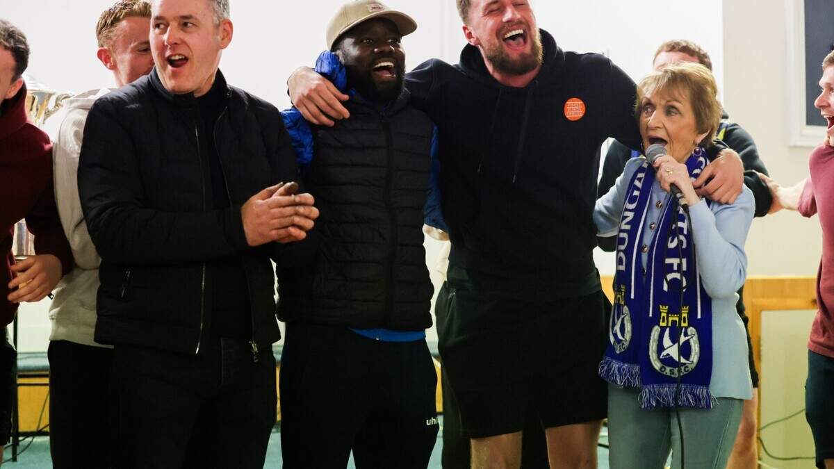 Watch: Dungannon Swifts players join country music legend in singalong ahead of Irish Cup final