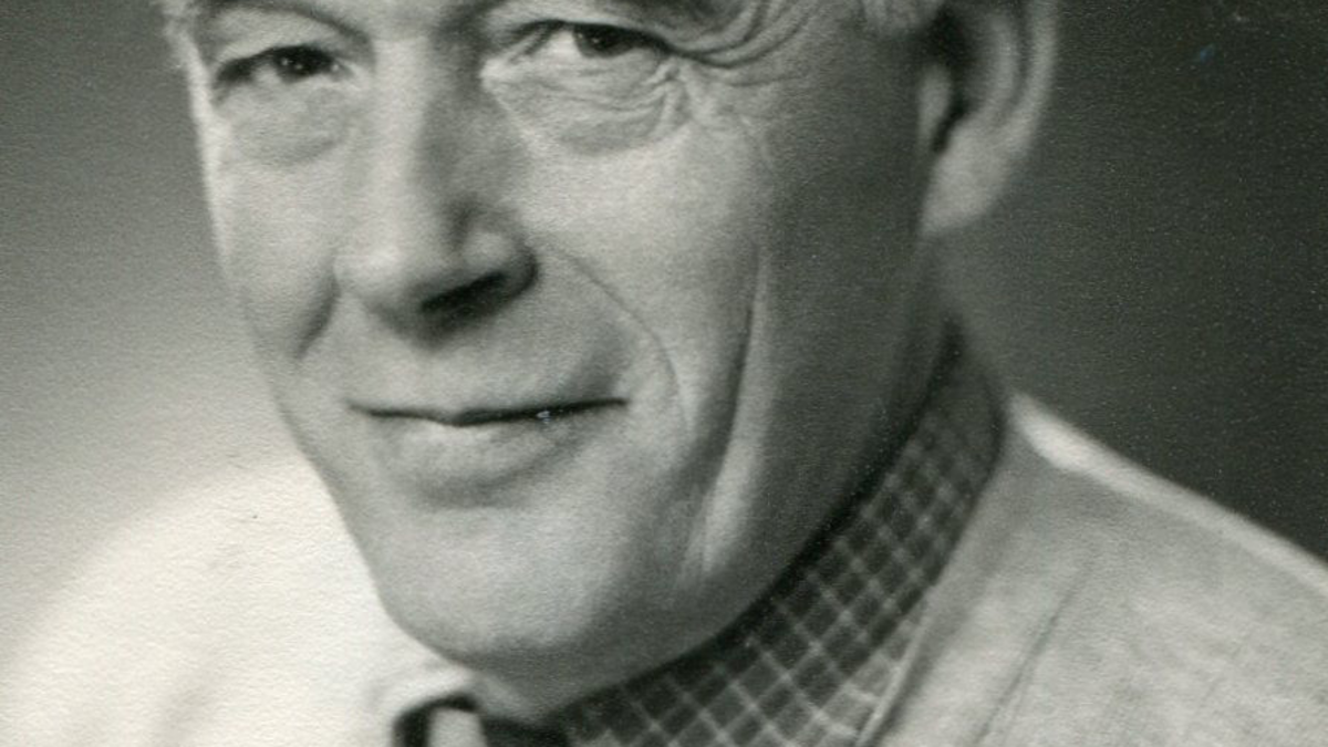 Blue plaque honour for Belfast actor JG Devlin who starred alongside ...