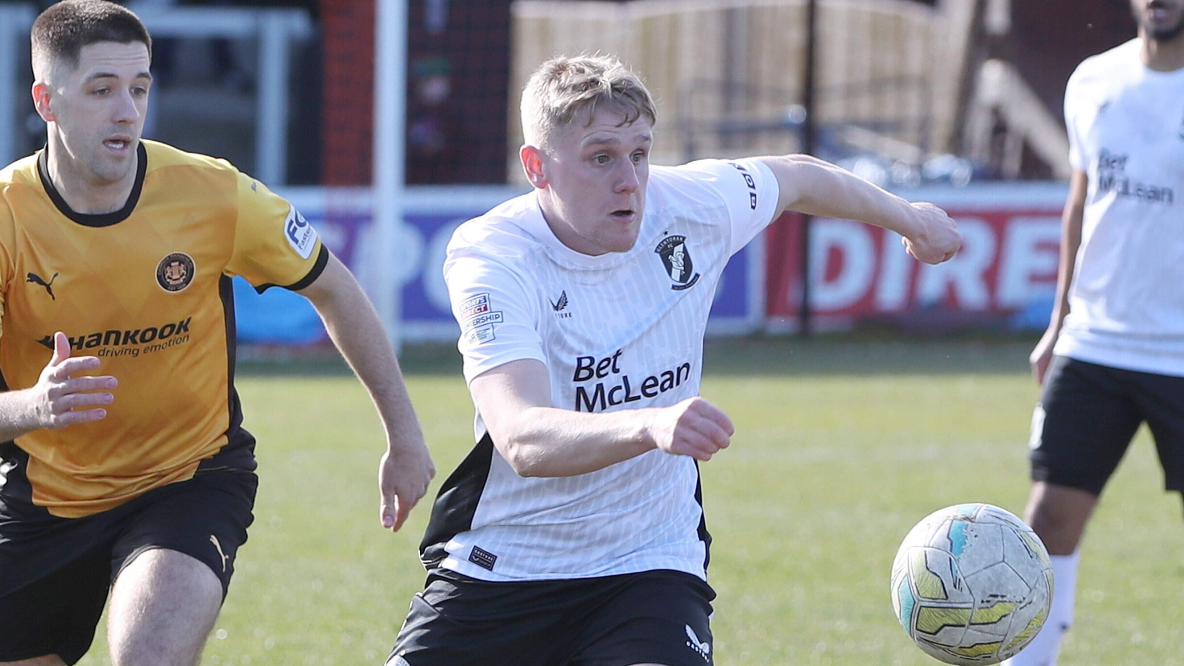 Cliftonville bolster defensive ranks by signing right-back from Premiership rivals
