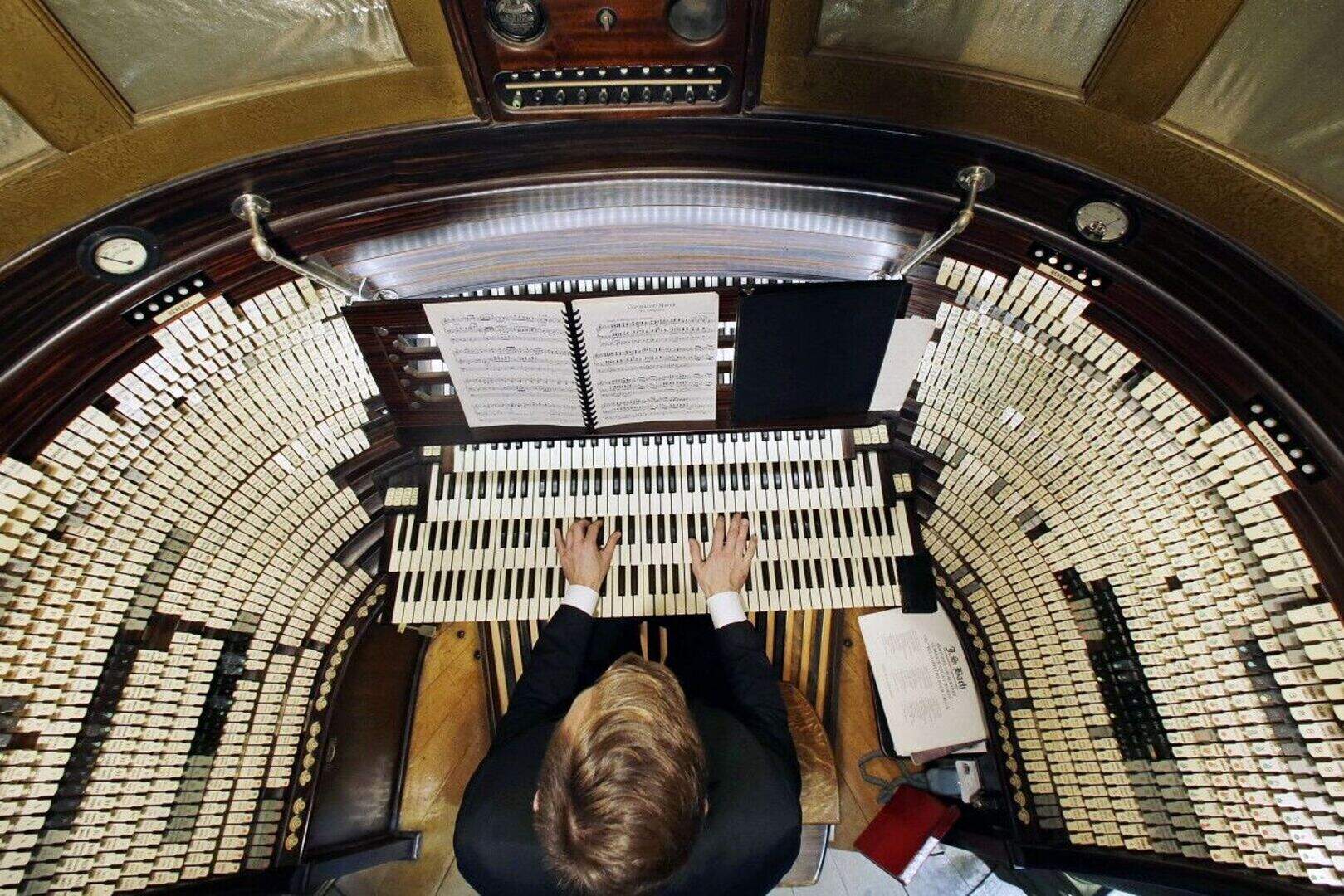 Organ supporters pipe up to rebuild world's largest musical instrument ...