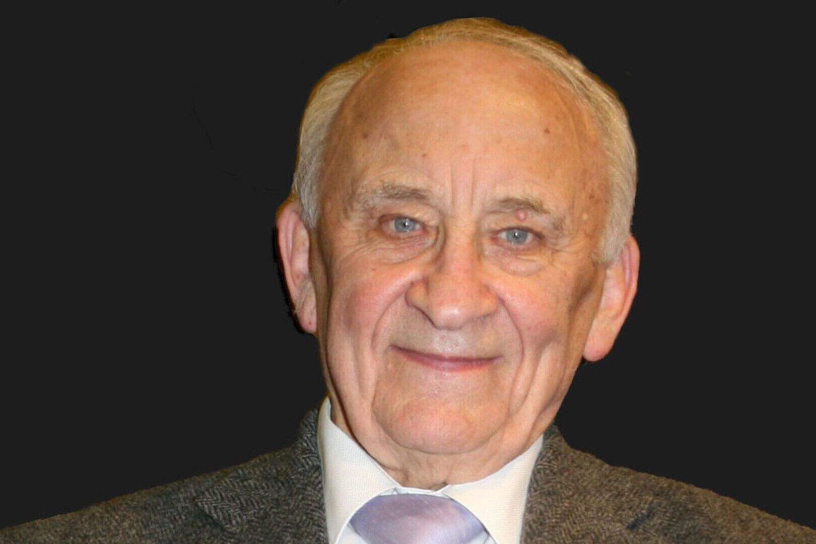 Belfast author of Bible books published in 25 languages dies at age of ...