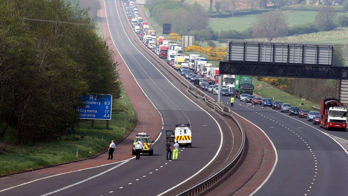 M2 closed in both directions after serious multi-vehicle crash ...