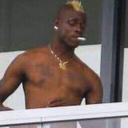 zidane cigarettes Smokin' players: Jack Wilshere, Zidane, Cruyff, Rooney and even Wenger have  all puffed away